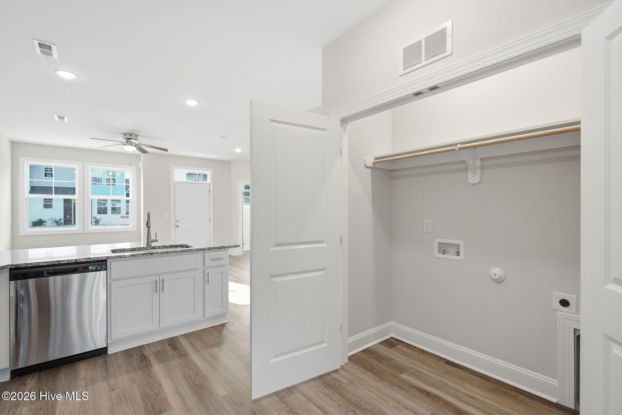 213 Sandy Cove Lane Property Photo 8