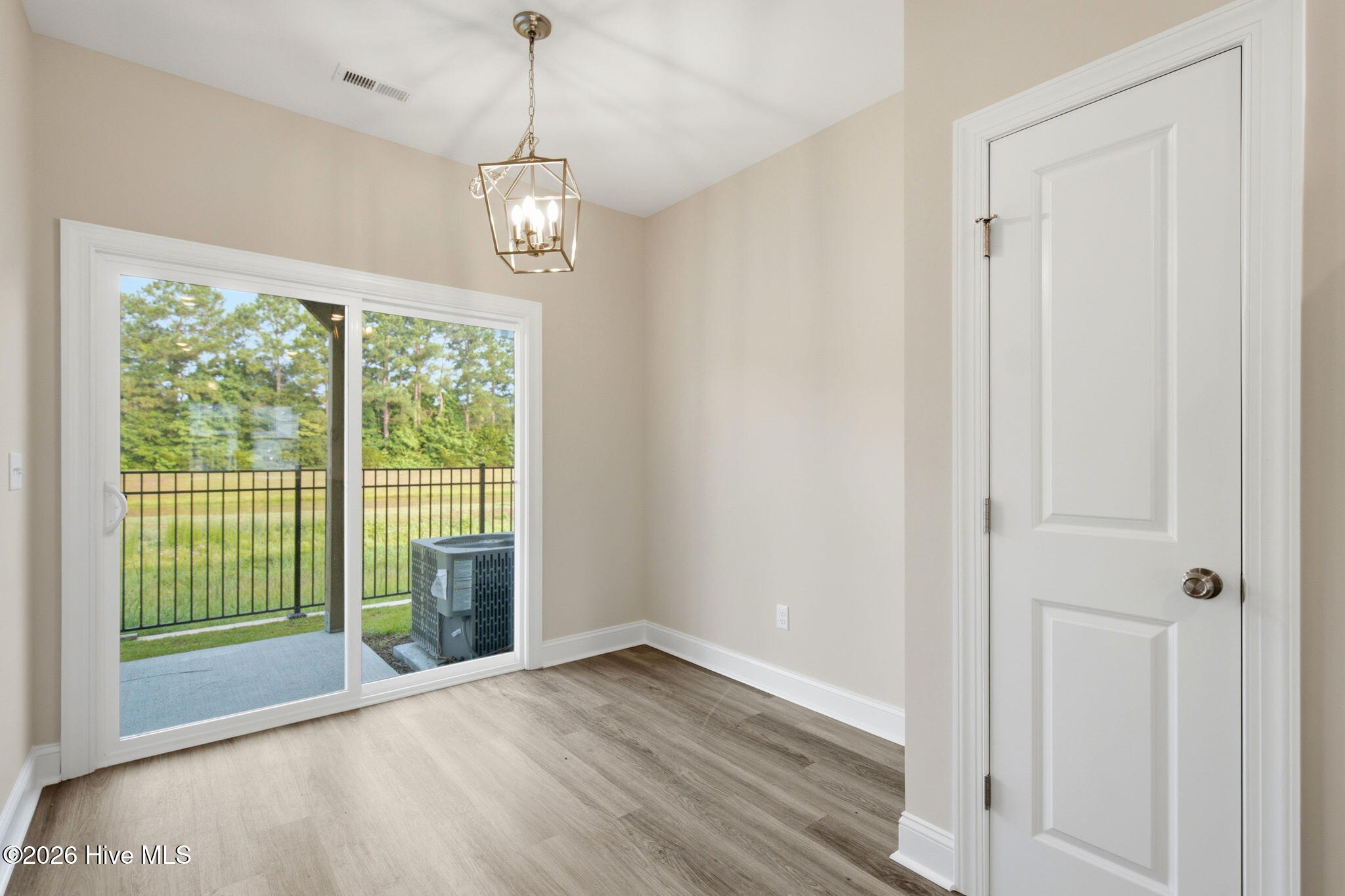 213 Sandy Cove Lane Property Photo 9