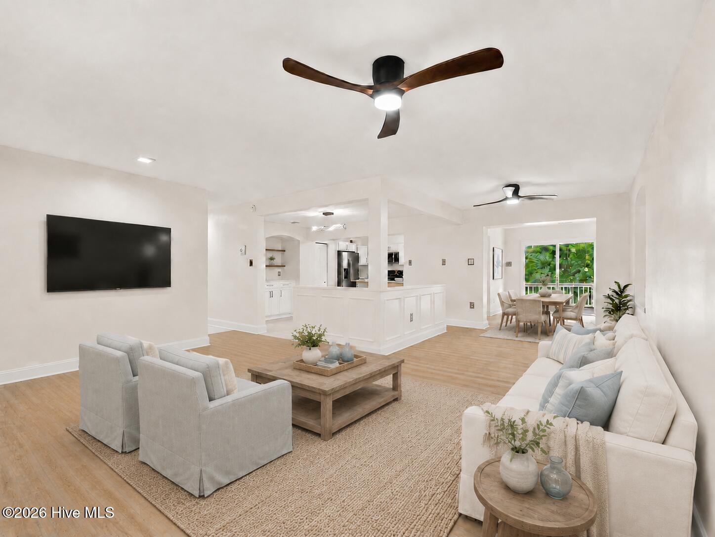 639 W Shore Drive Property Photo 5