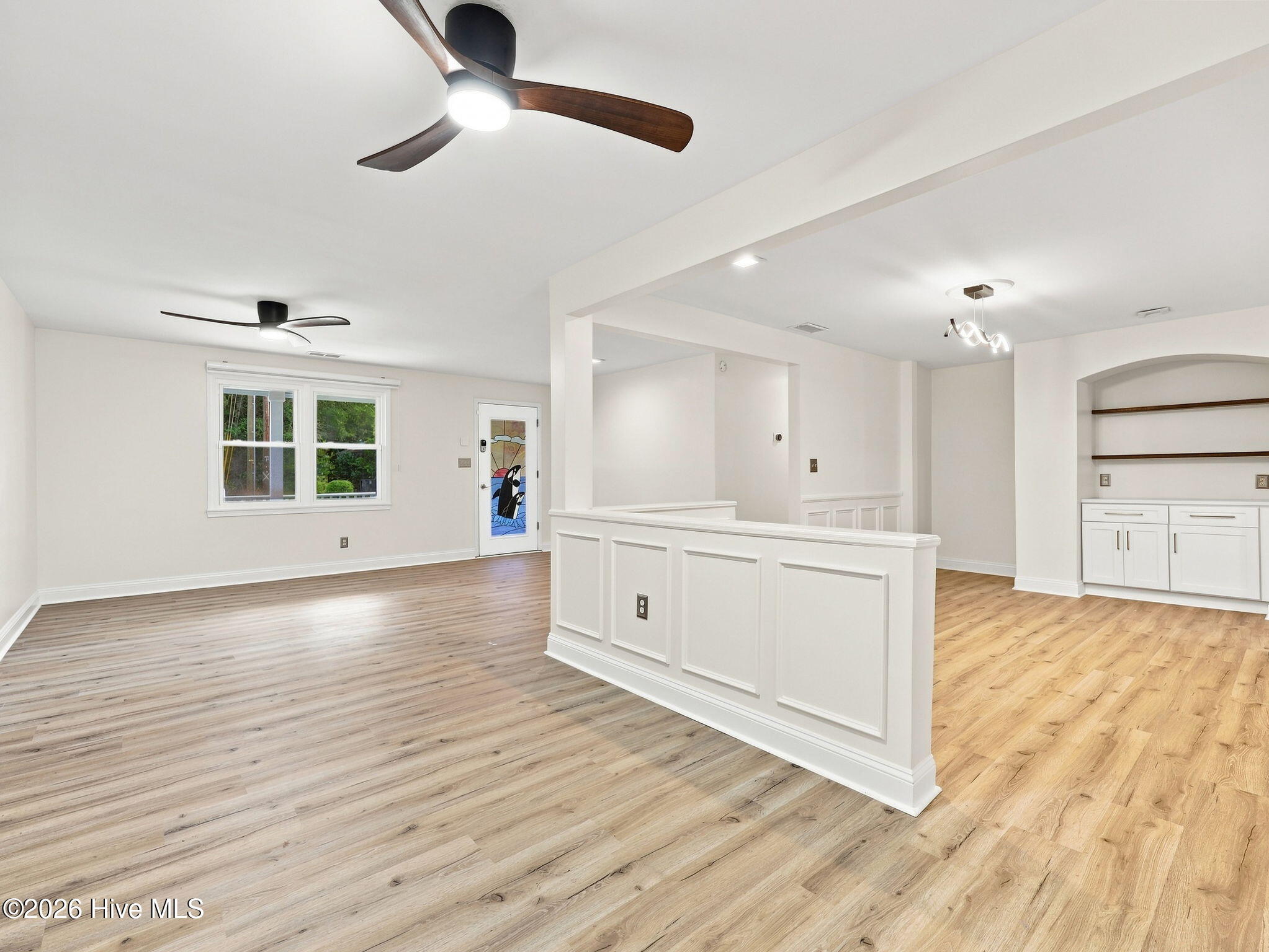639 W Shore Drive Property Photo 6
