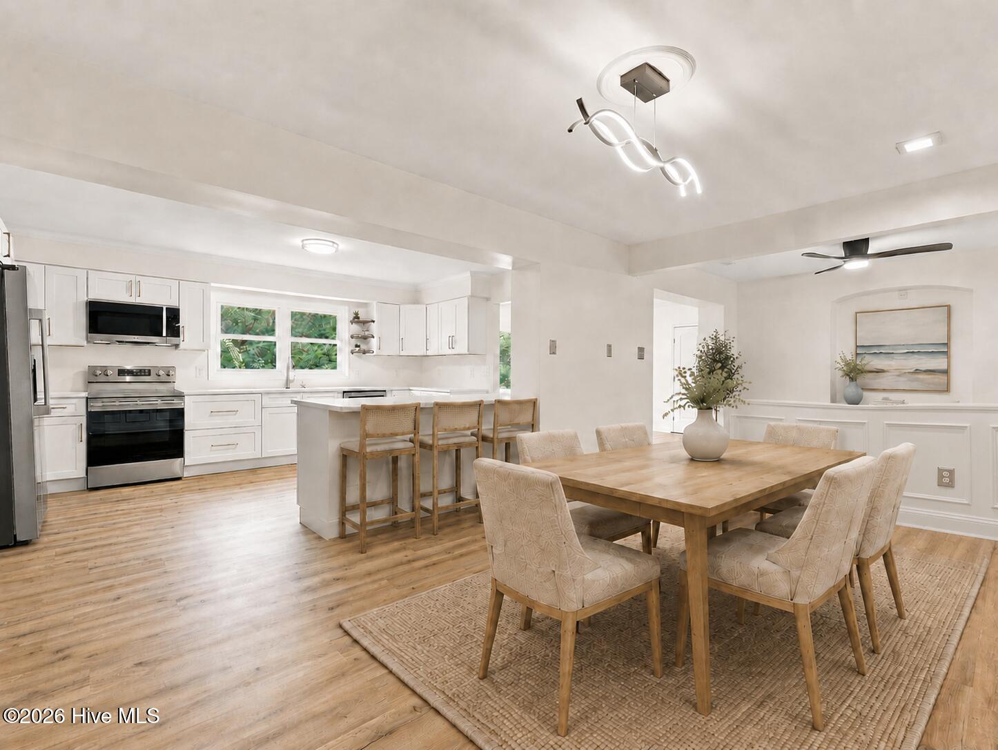 639 W Shore Drive Property Photo 9