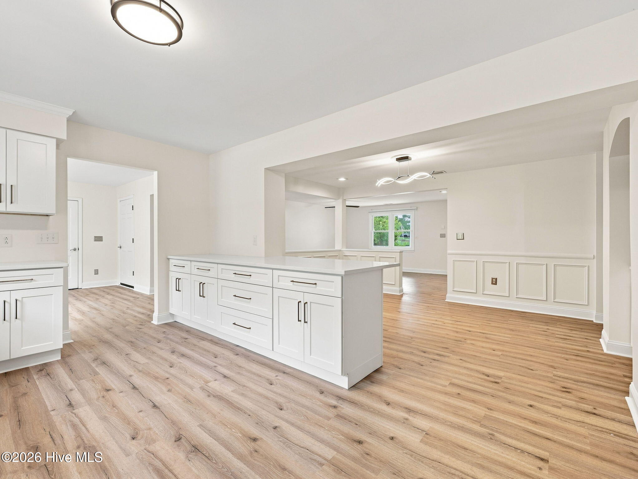 639 W Shore Drive Property Photo 10