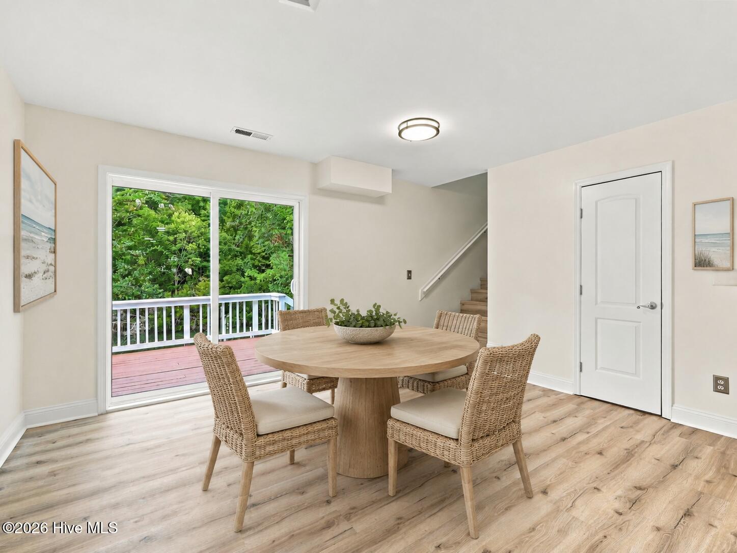 639 W Shore Drive Property Photo 16