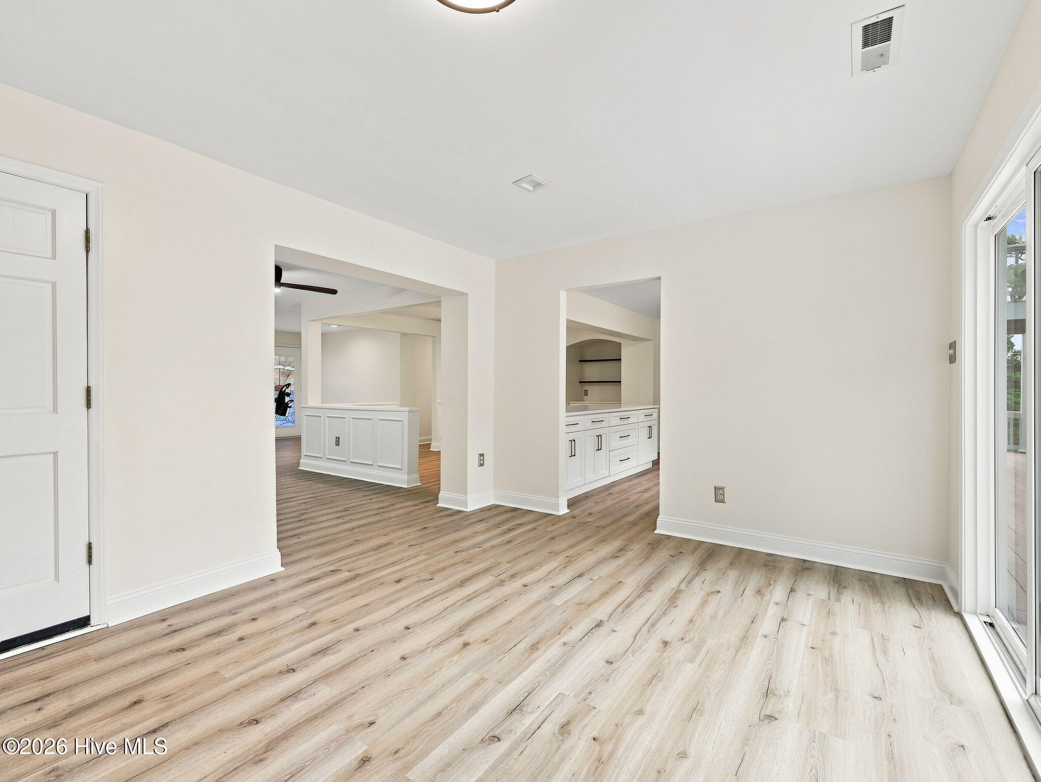 639 W Shore Drive Property Photo 17