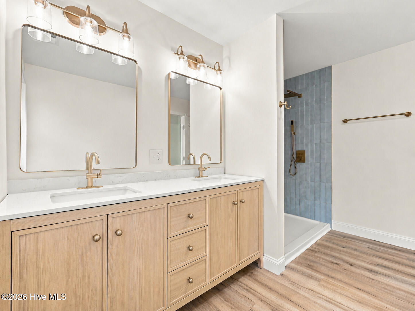639 W Shore Drive Property Photo 27