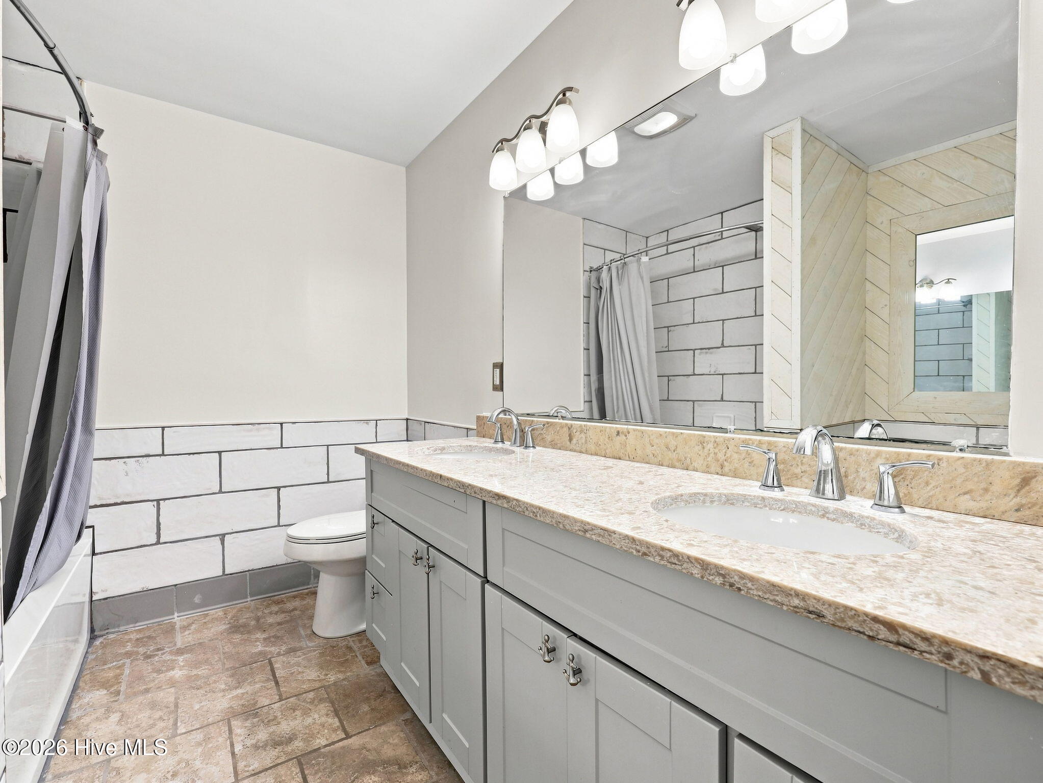 639 W Shore Drive Property Photo 33