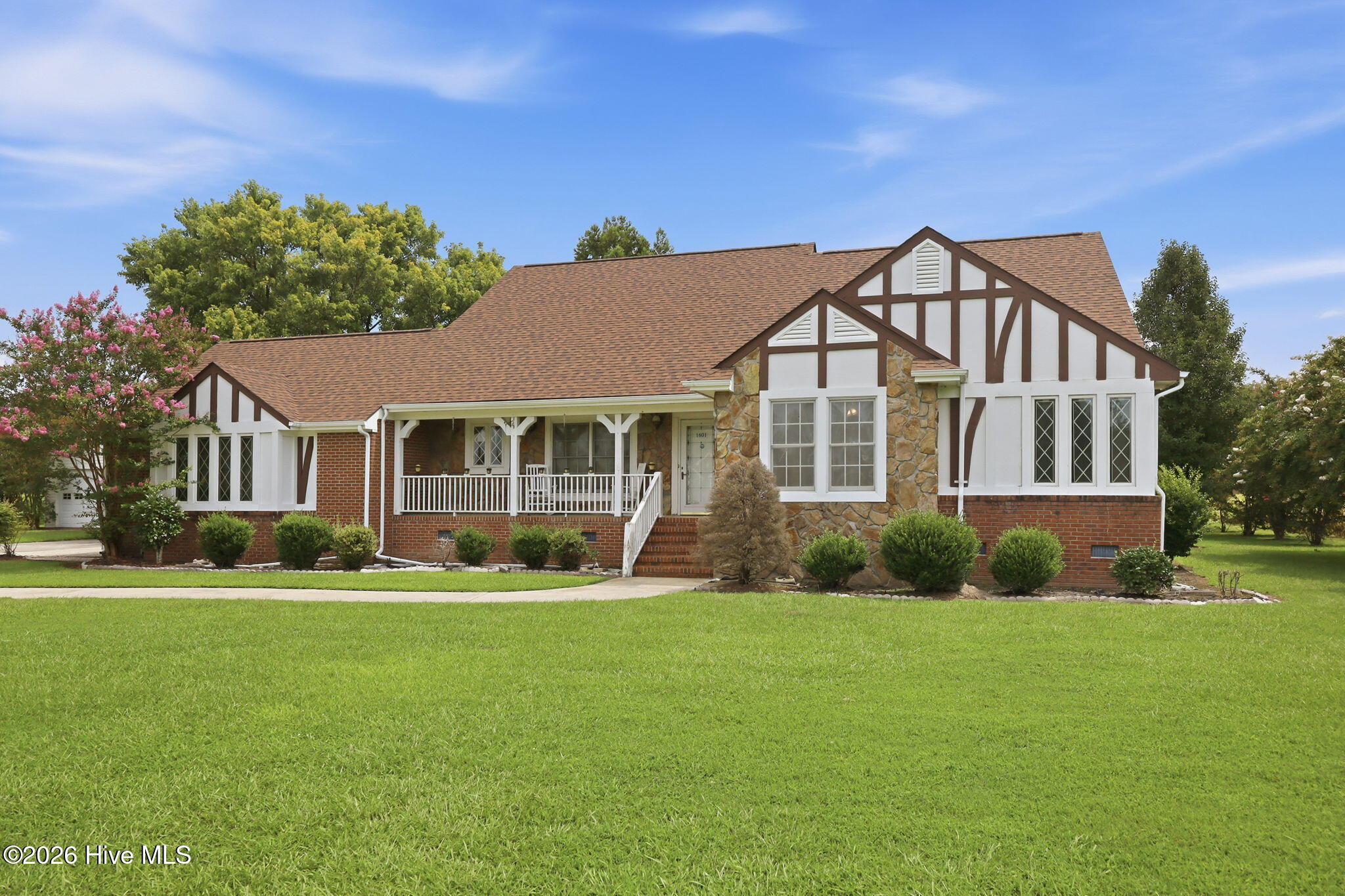 1601 Tyner Road Property Photo 3