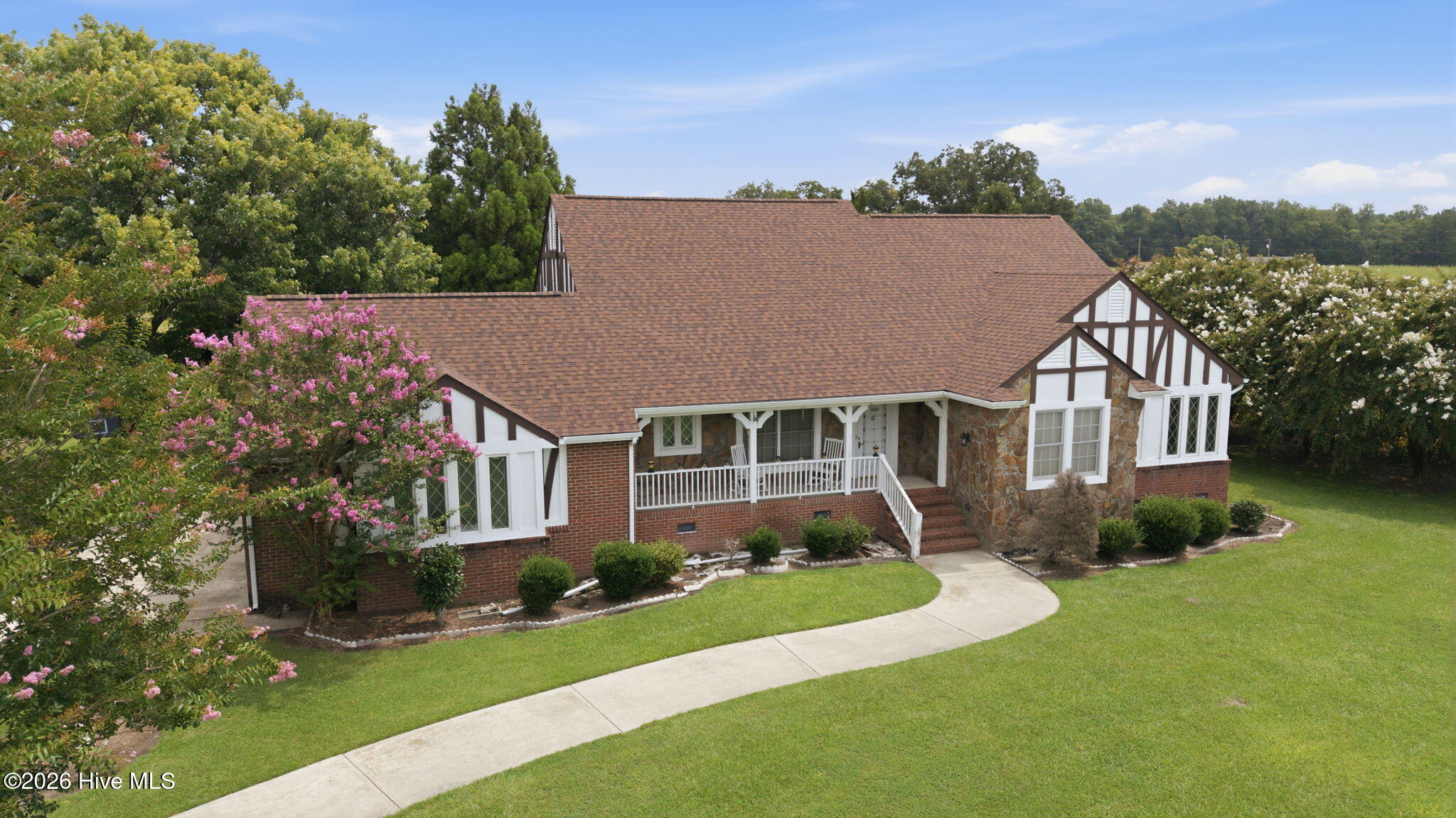 1601 Tyner Road Property Photo 4