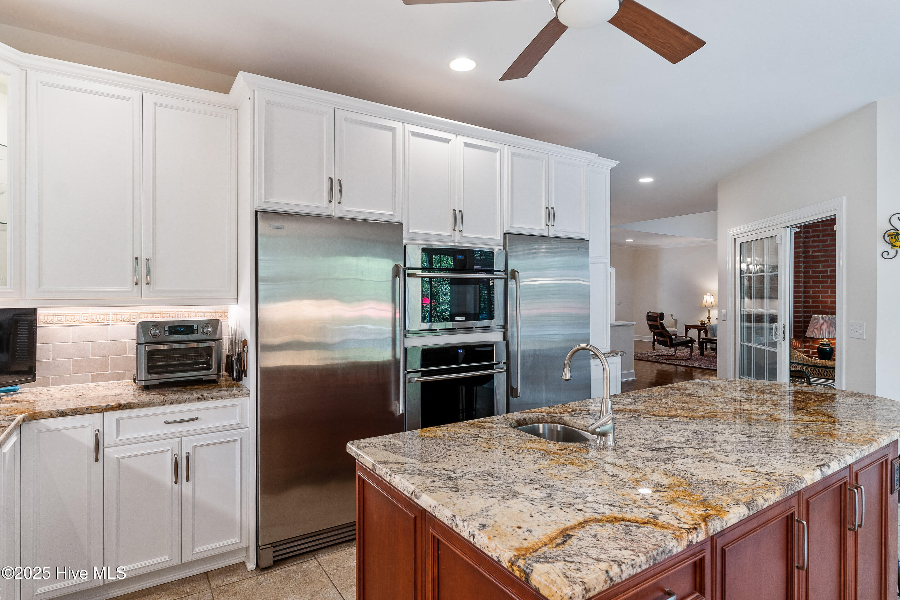 8819 Sawmill Creek Lane Property Photo 22