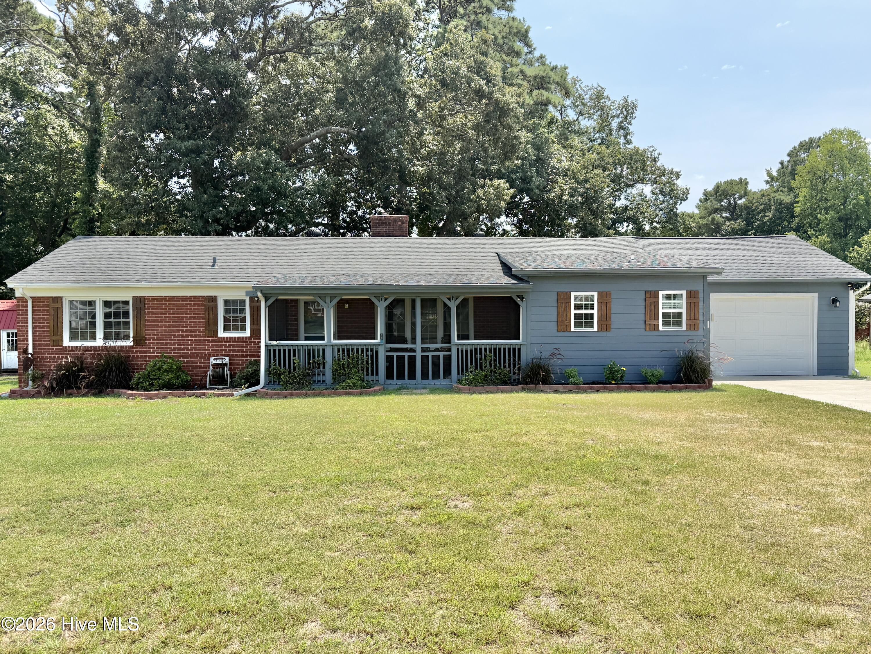 206 Crestwood Drive