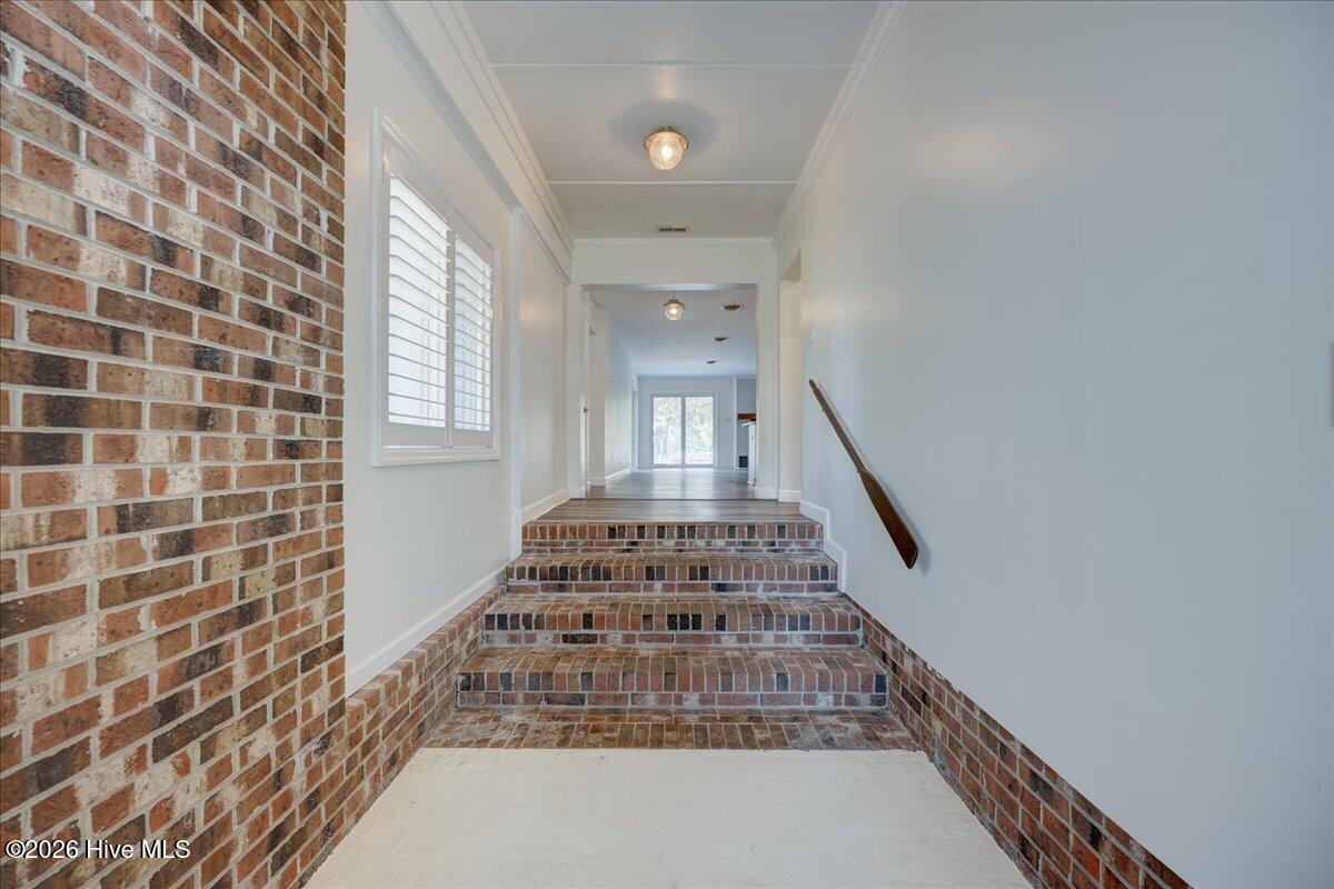 5724 Gondolier Drive Property Photo 9