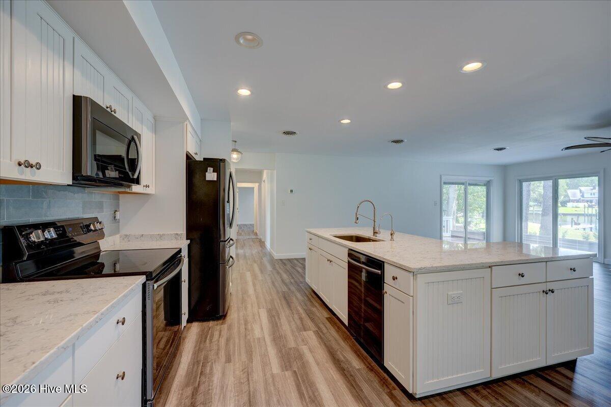 5724 Gondolier Drive Property Photo 11