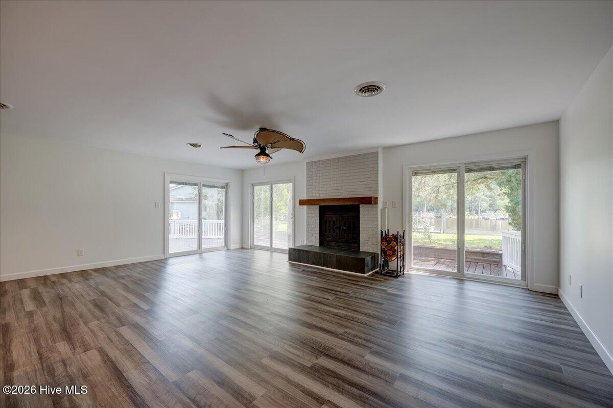 5724 Gondolier Drive Property Photo 18