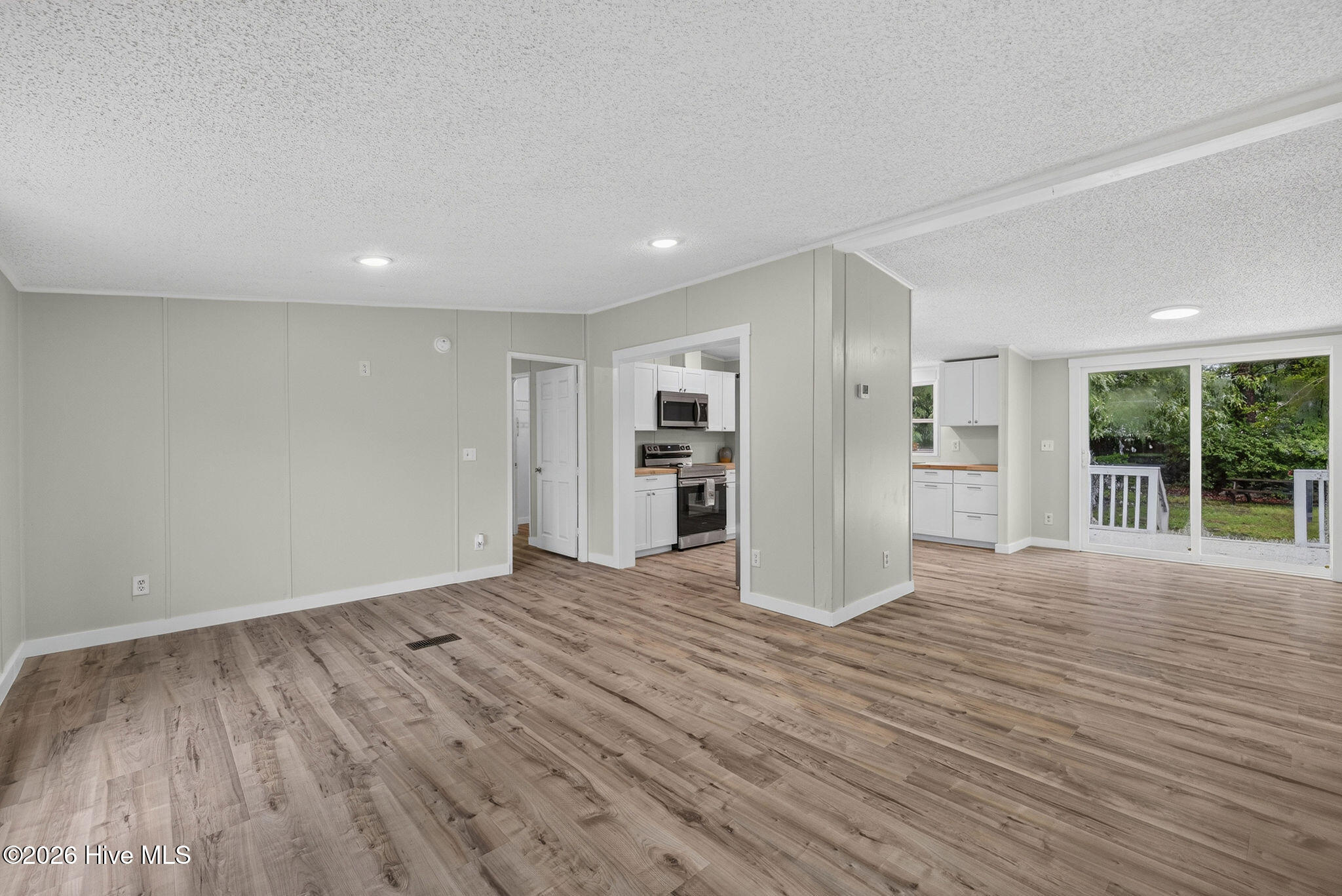 145 Bellhammon Forest Drive Property Photo 3