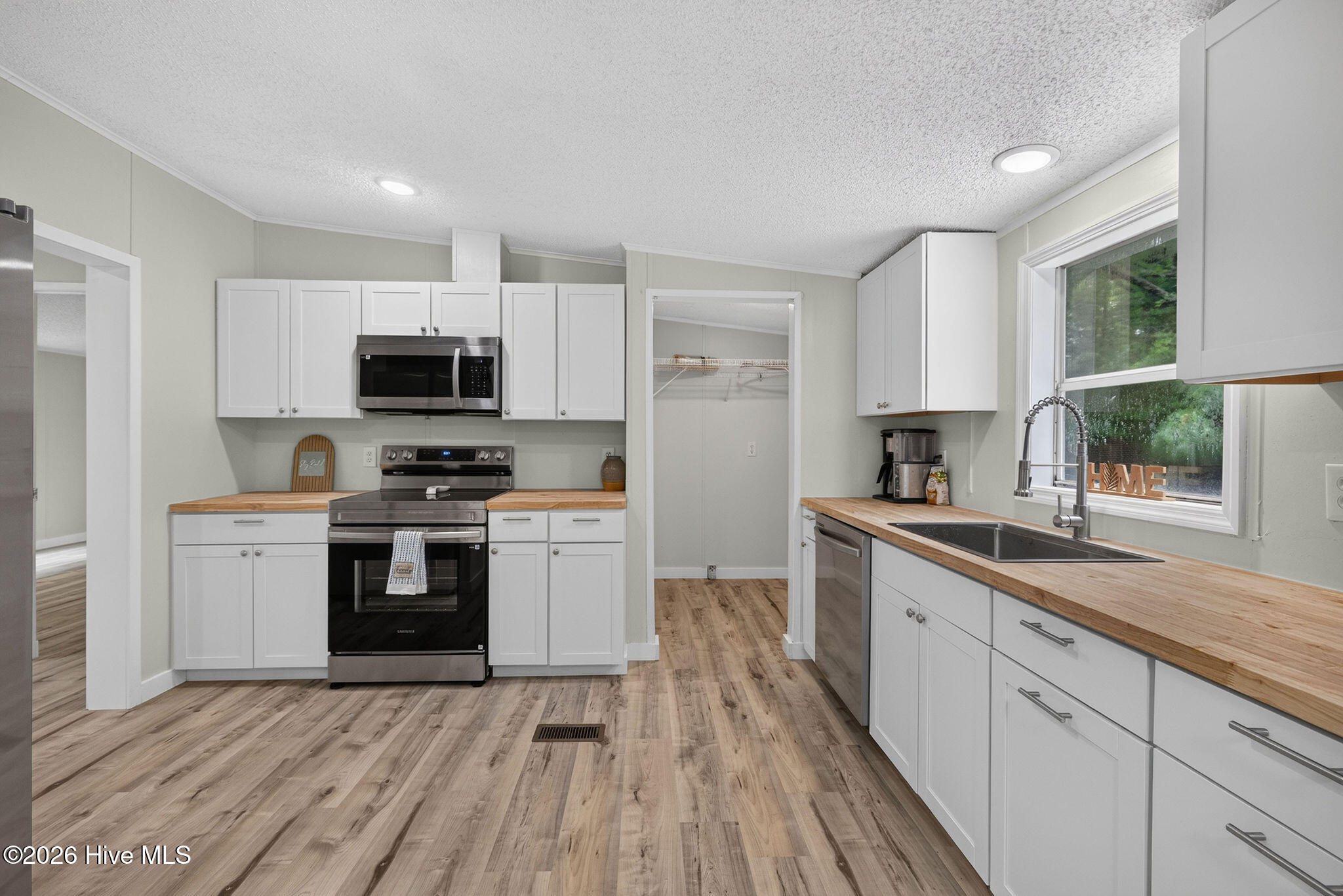 145 Bellhammon Forest Drive Property Photo 10