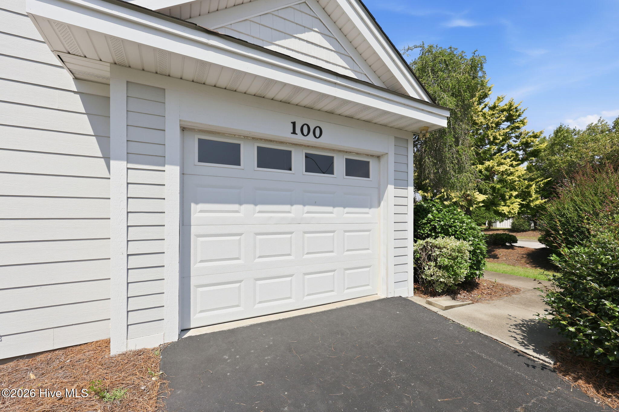 100 Jasmine Court Property Photo 4