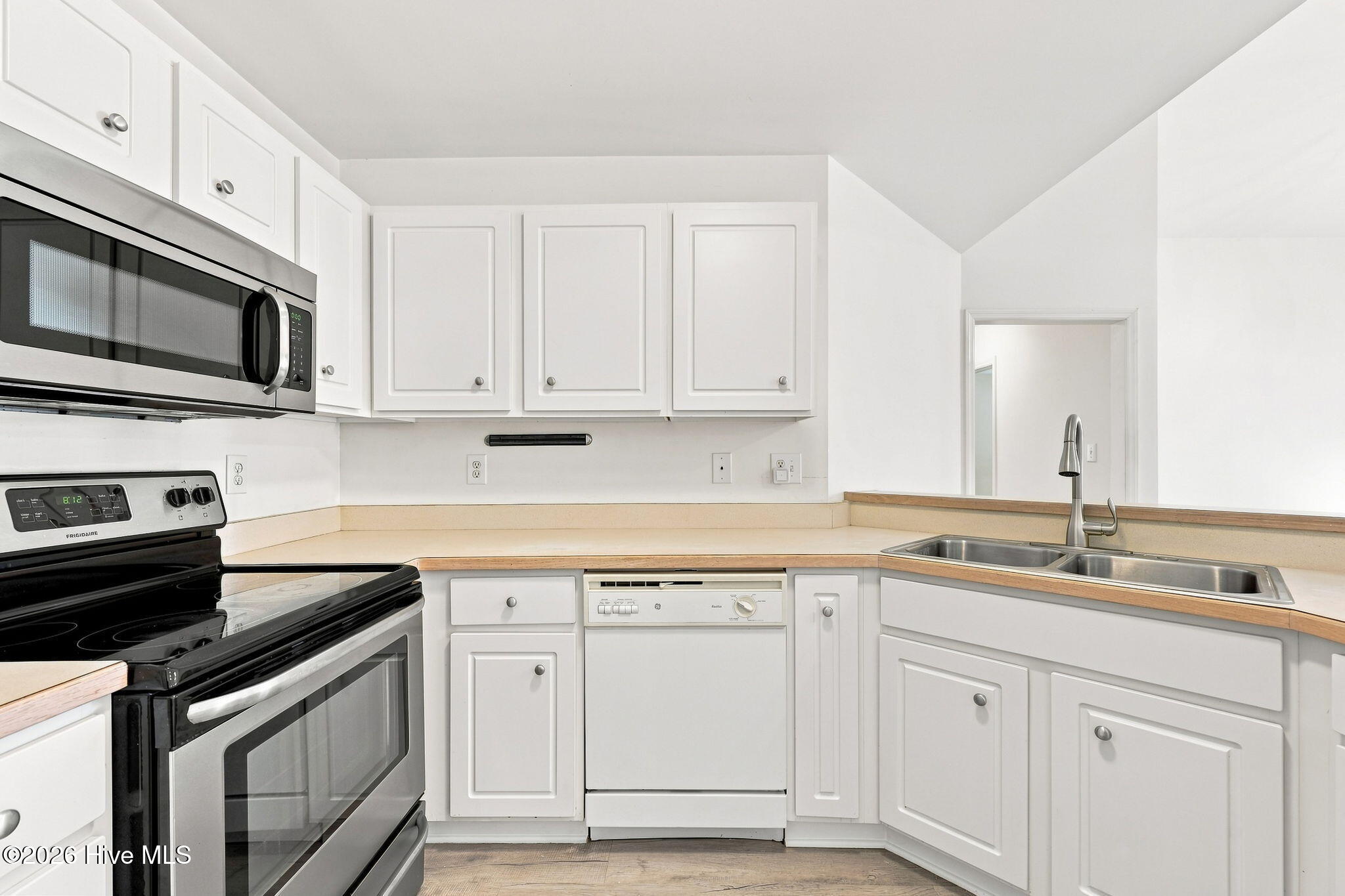 100 Jasmine Court Property Photo 13