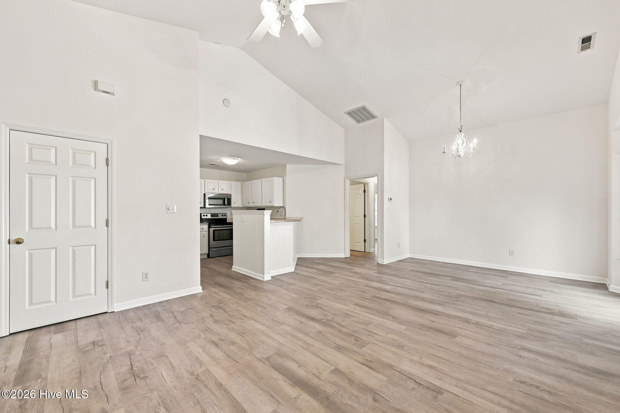 100 Jasmine Court Property Photo 23