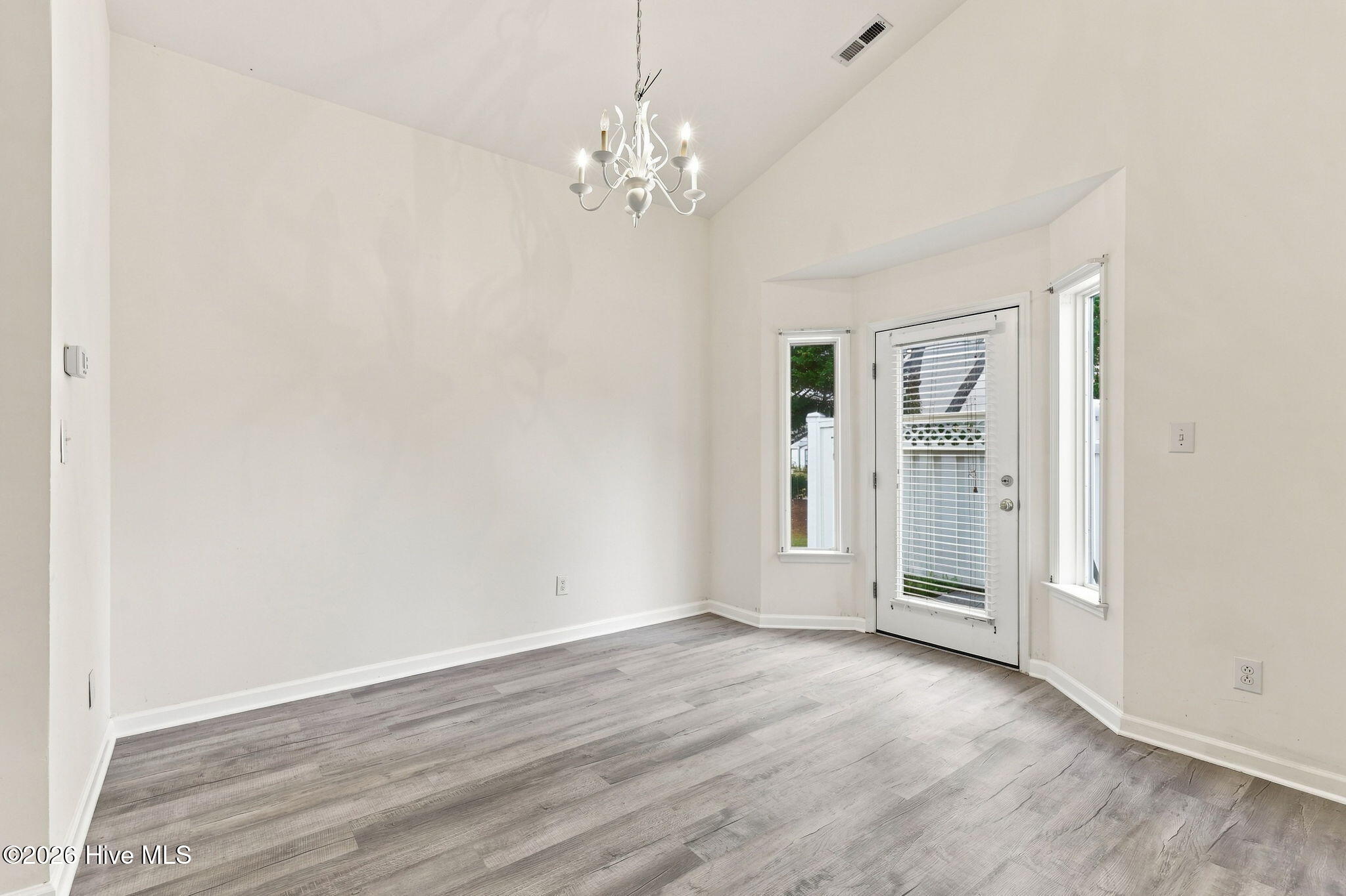 100 Jasmine Court Property Photo 24