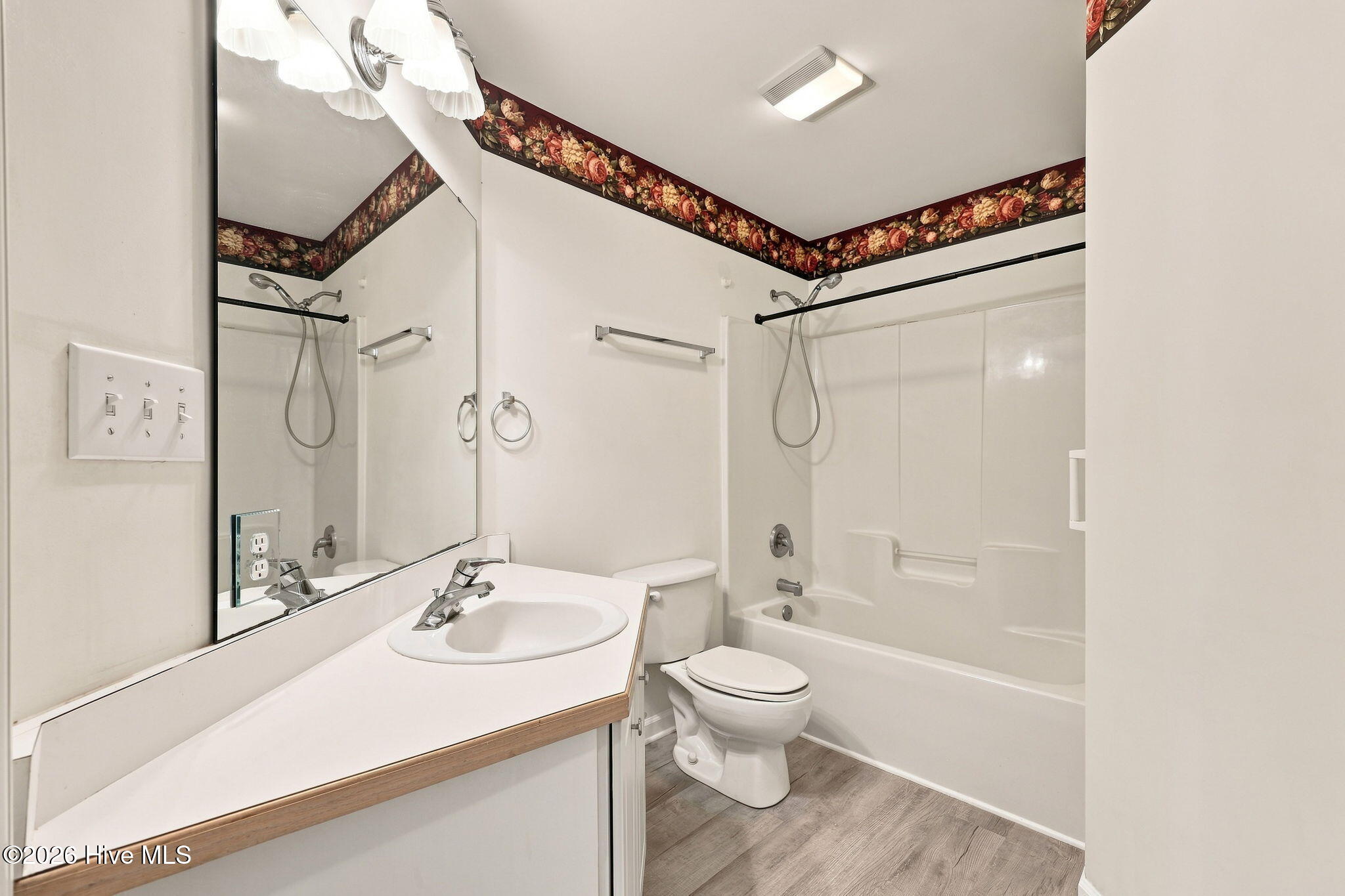 100 Jasmine Court Property Photo 32