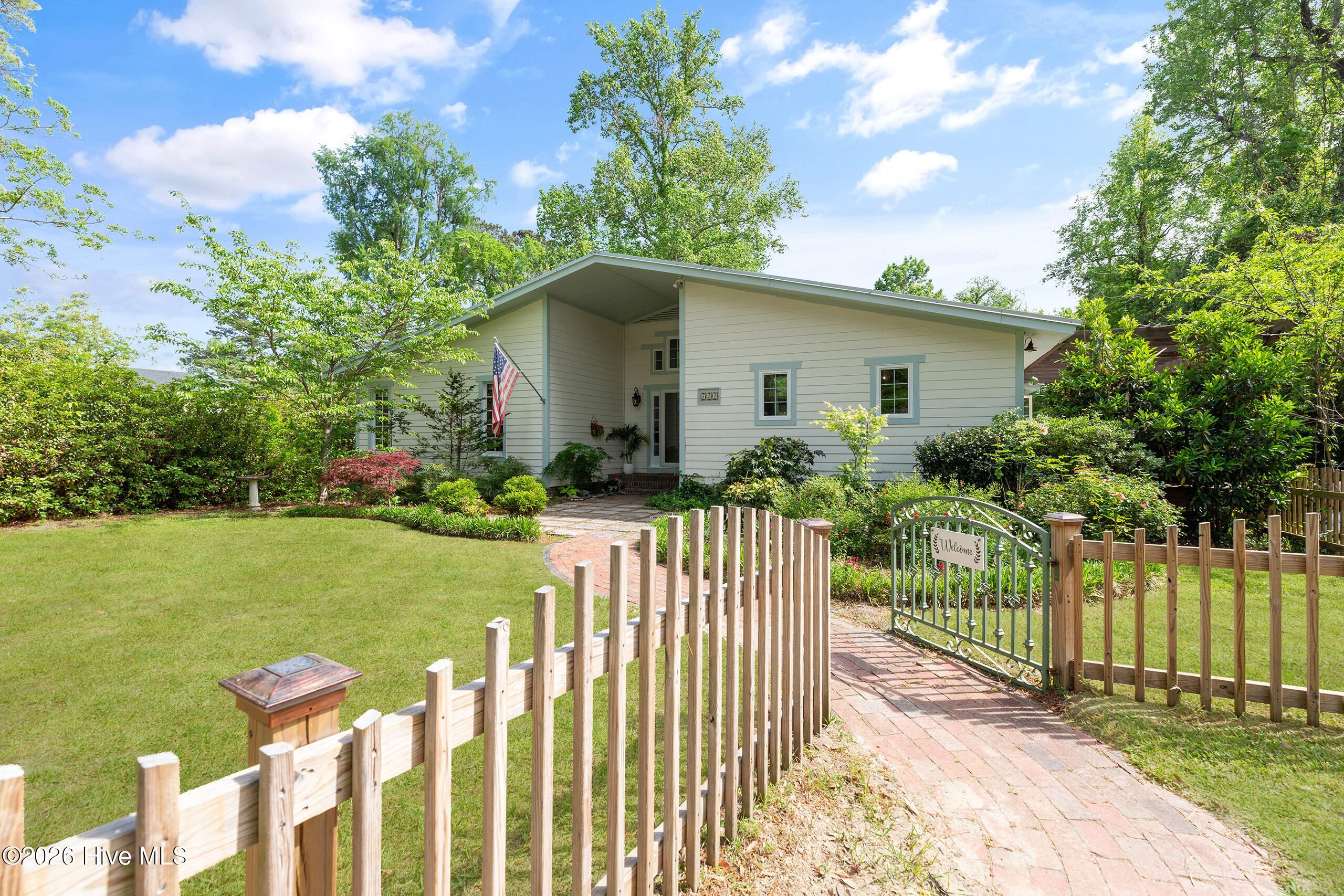 521 Wayne Drive Property Photo 1