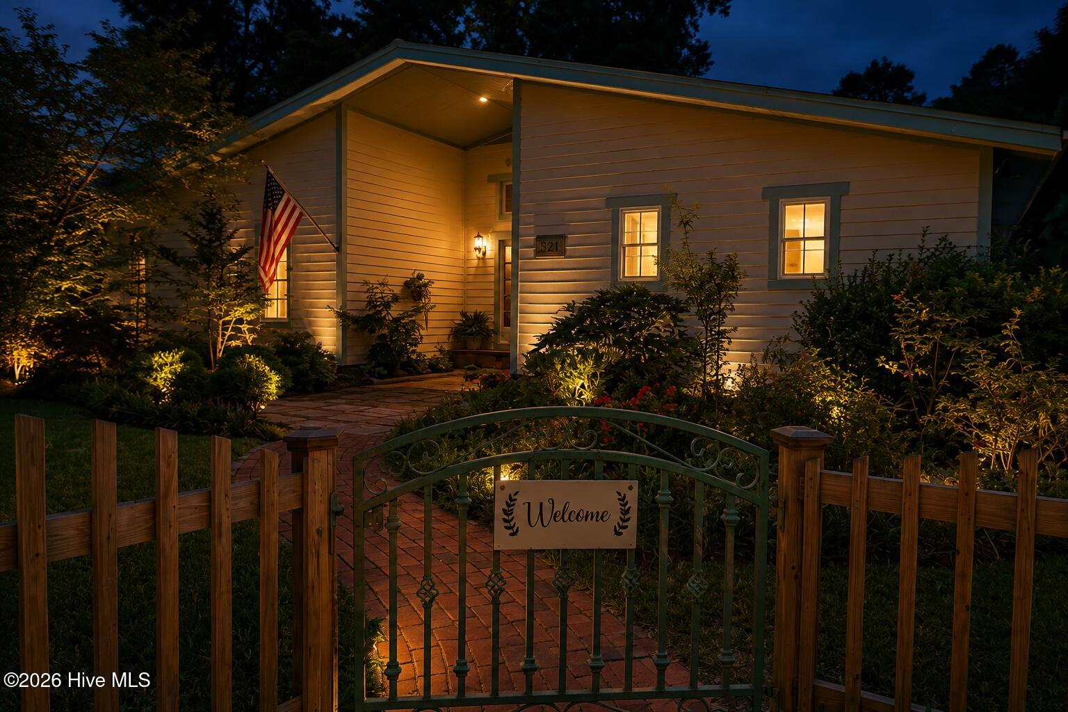521 Wayne Drive Property Photo 4