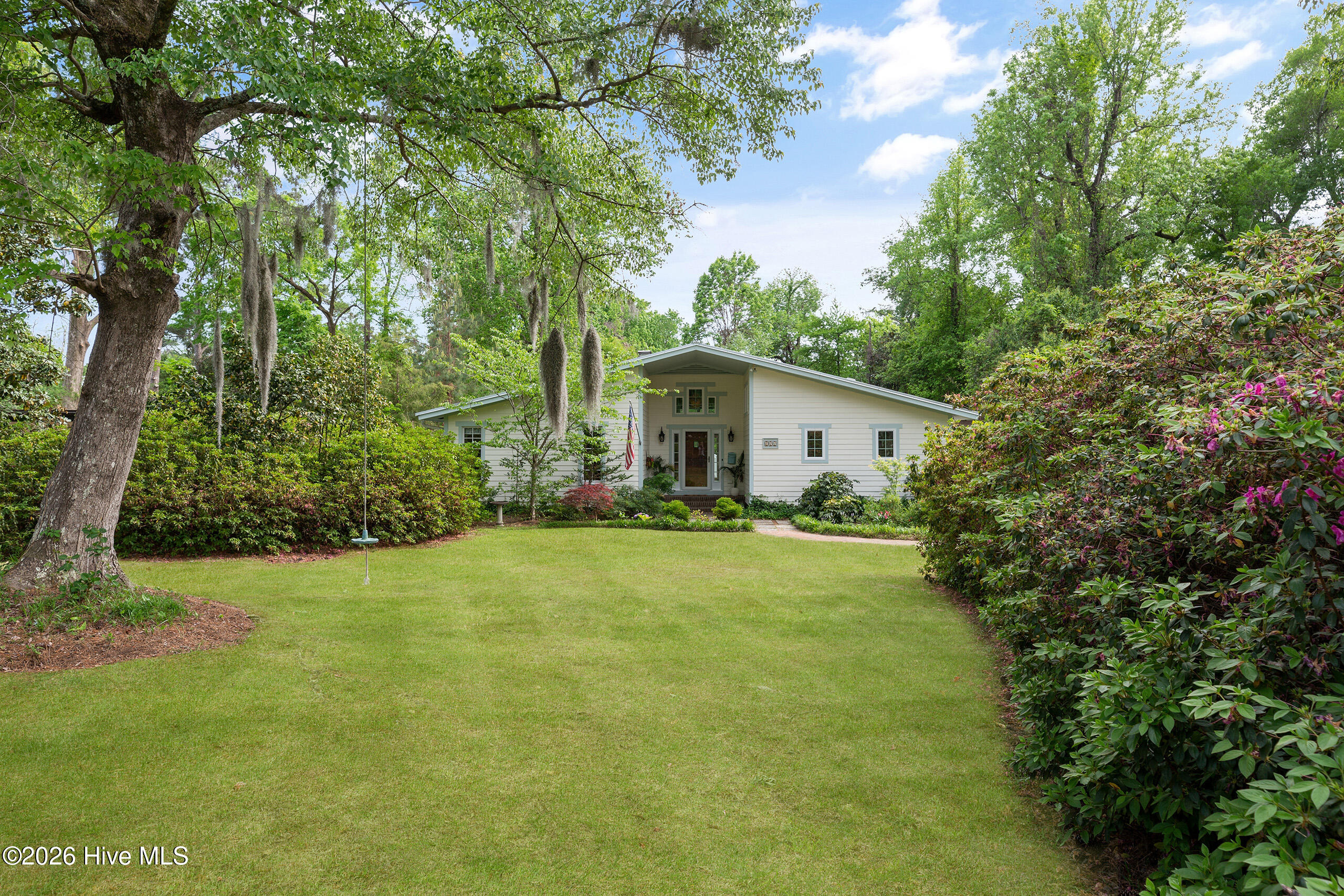 521 Wayne Drive Property Photo 5