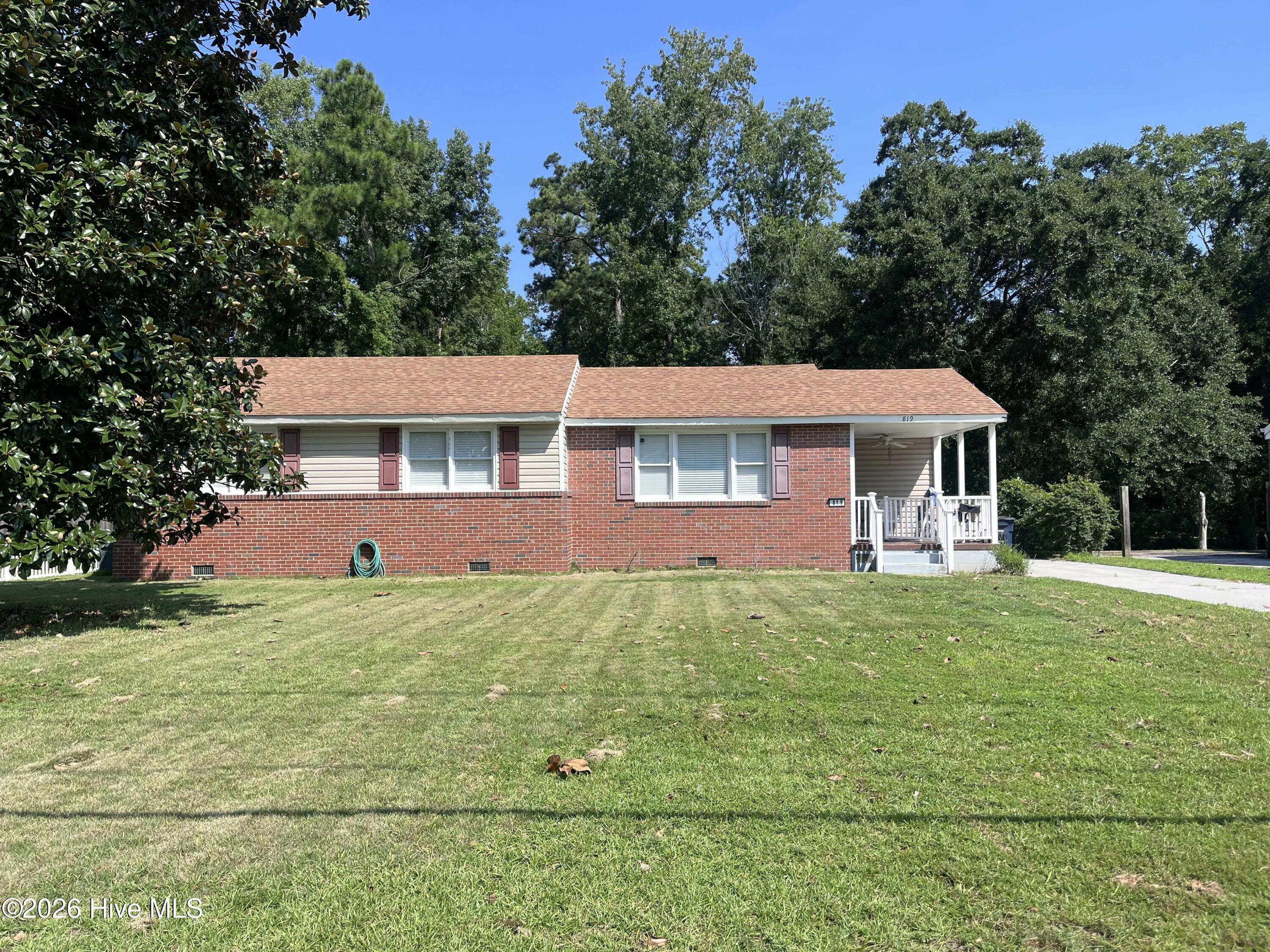 819 Barn Street Property Photo 1