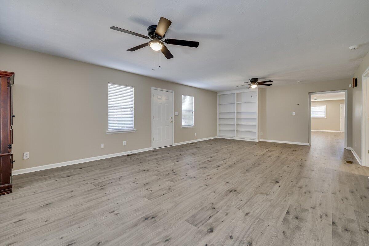 2085 Hillsinger Road Property Photo 14