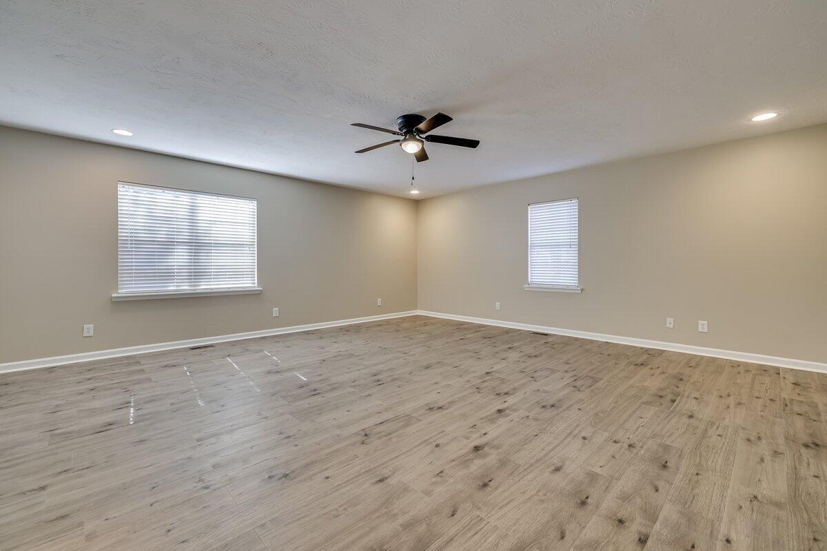 2085 Hillsinger Road Property Photo 16