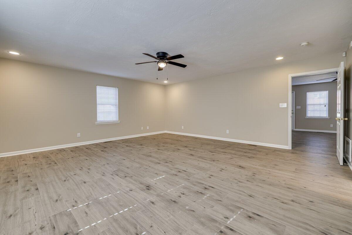 2085 Hillsinger Road Property Photo 17