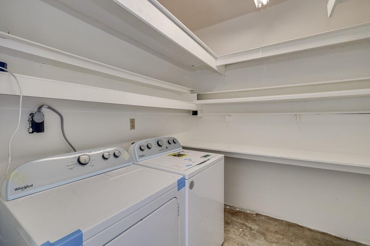 2085 Hillsinger Road Property Photo 35