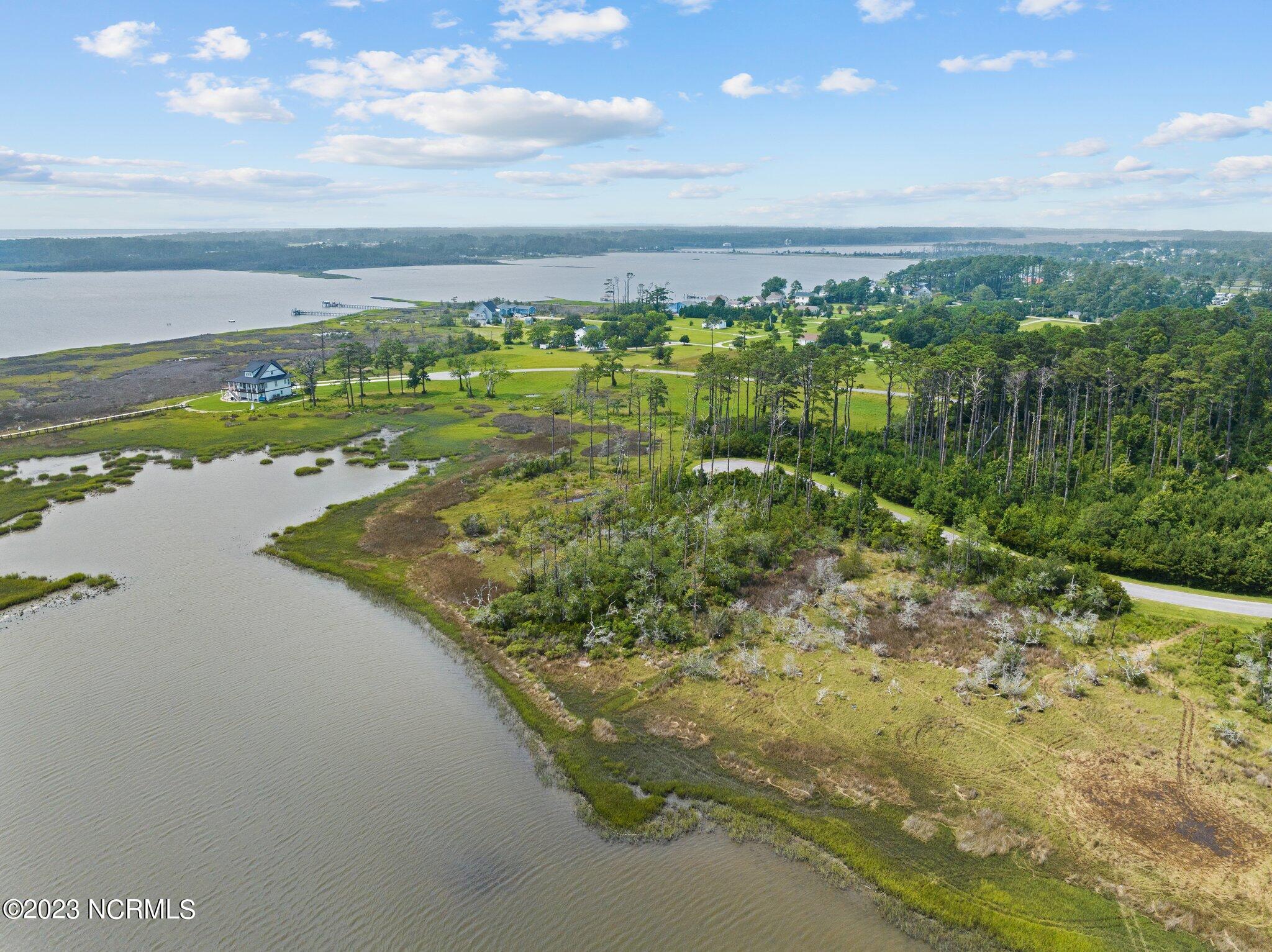 211 Leeward Lane Property Photo 17