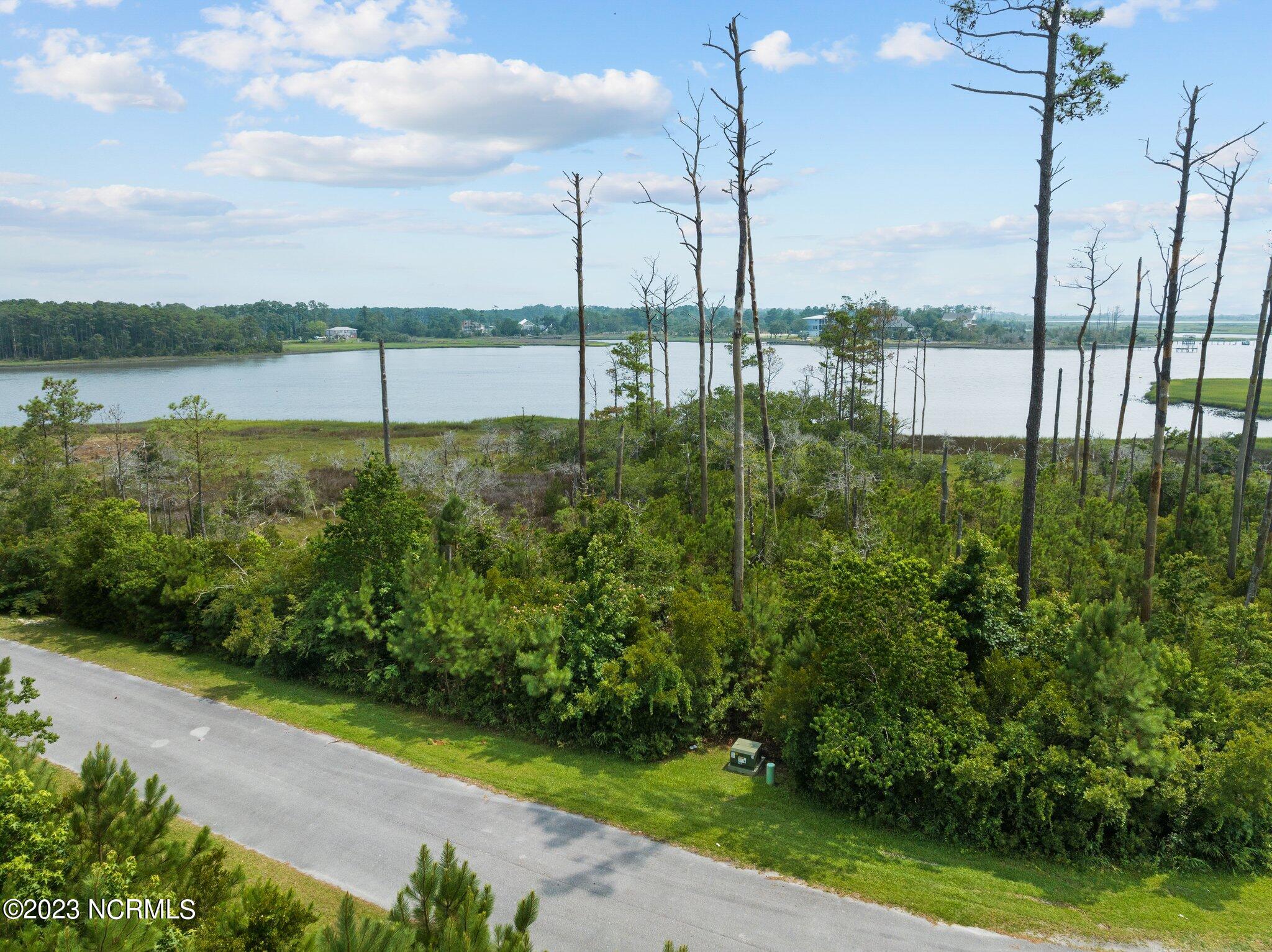 211 Leeward Lane Property Photo 19