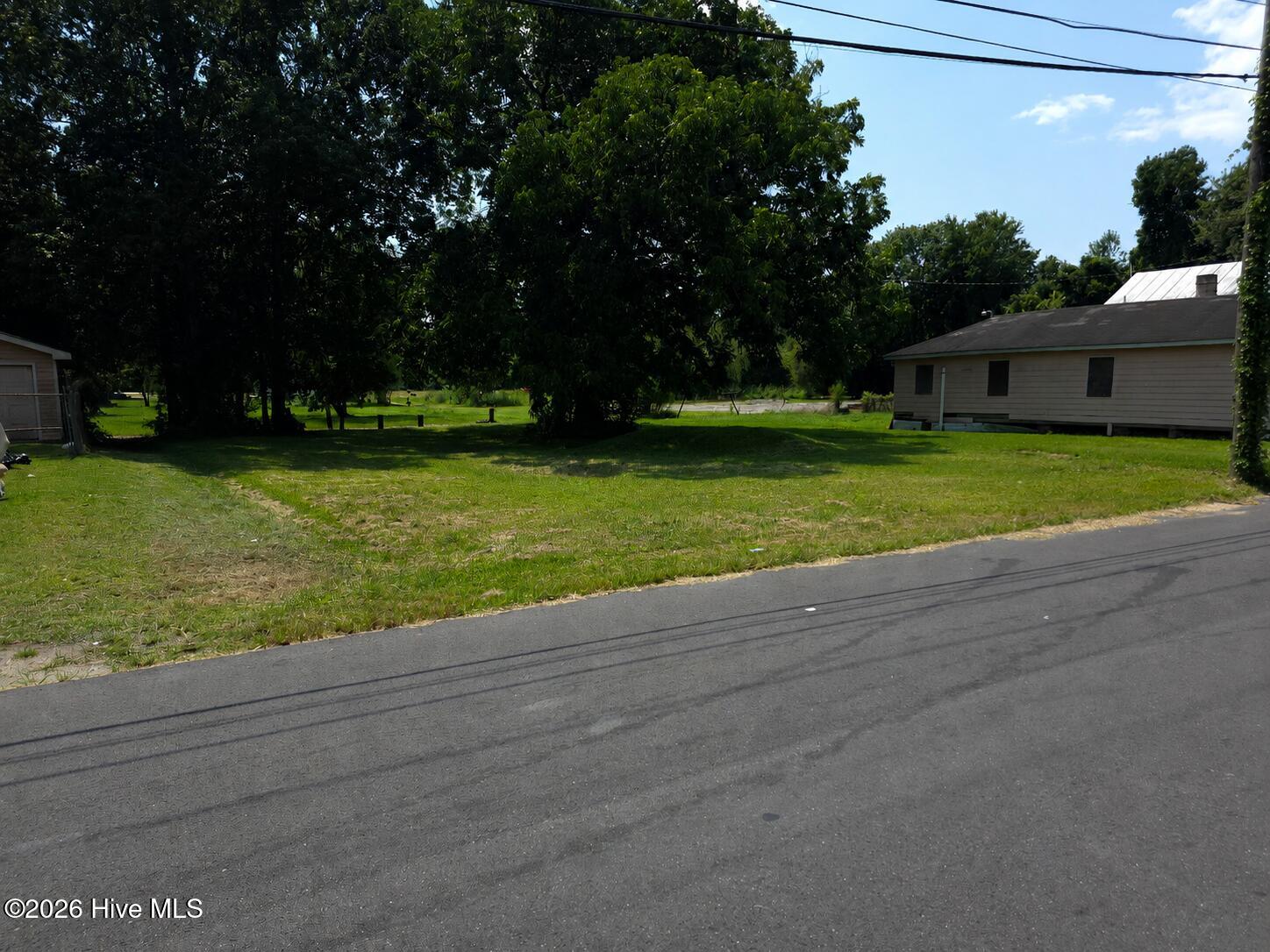 1221 Main Street Property Photo 3