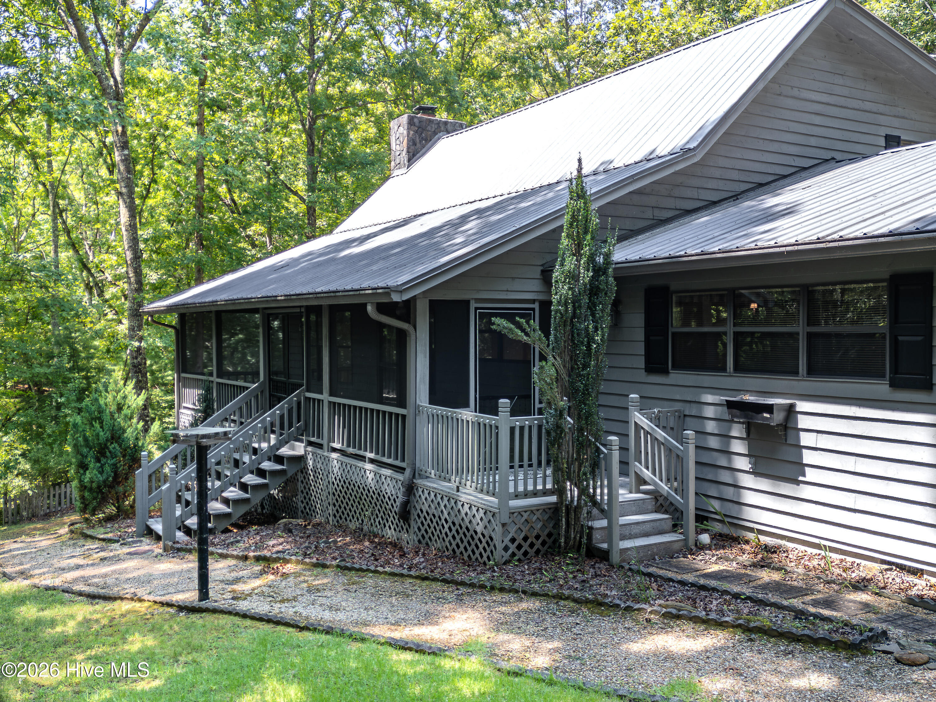 1054 Dickey Road Property Photo 2