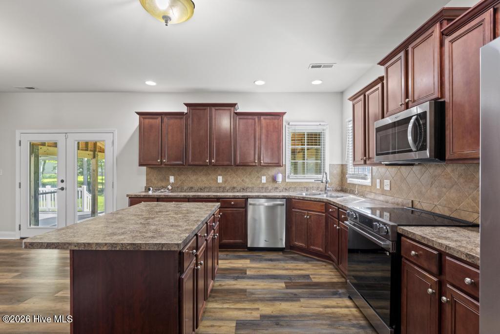 201 Old Millstone Court Property Photo 8