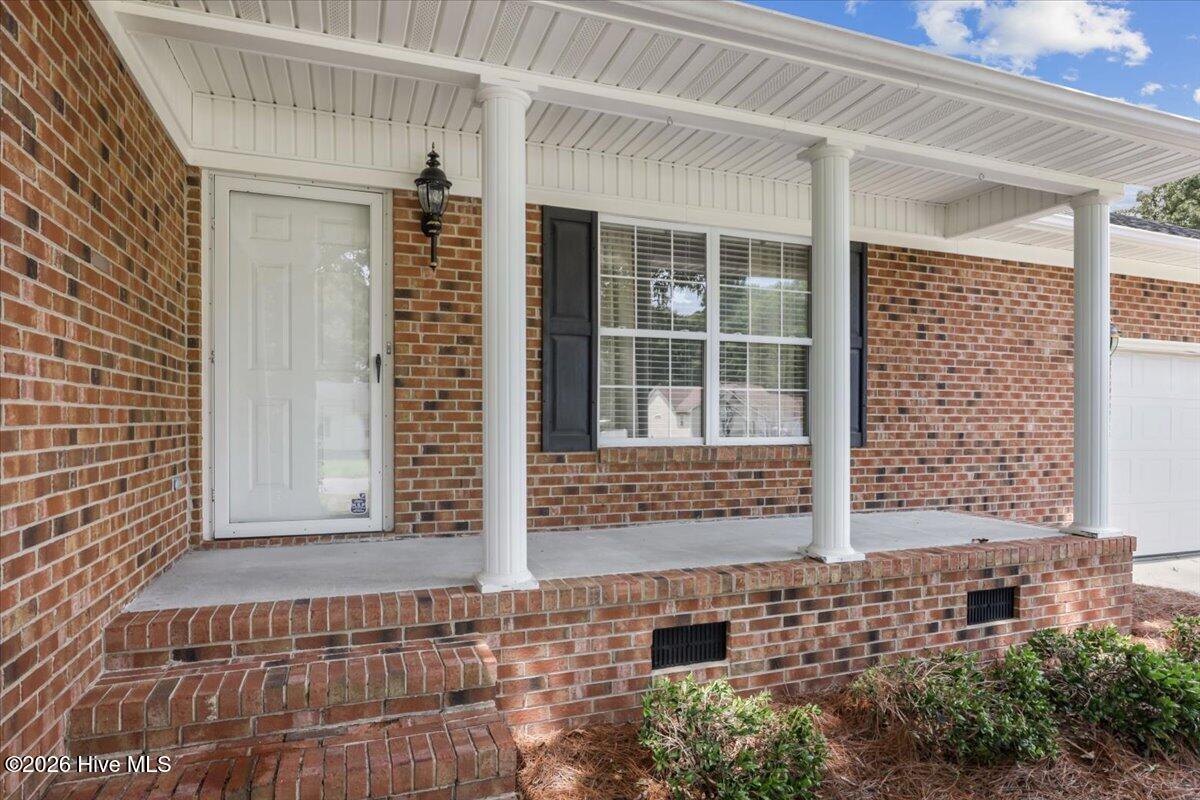 2495 Stratford Drive Property Photo 3