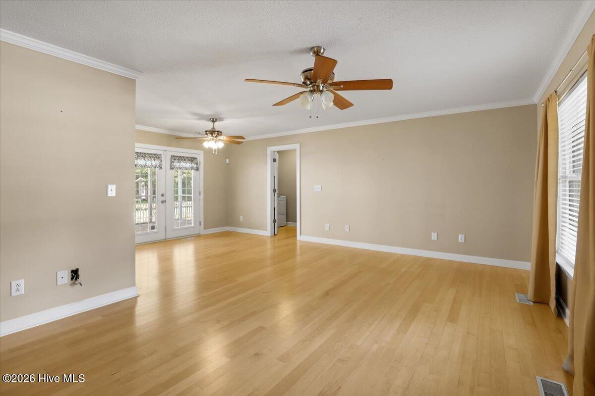 2495 Stratford Drive Property Photo 10