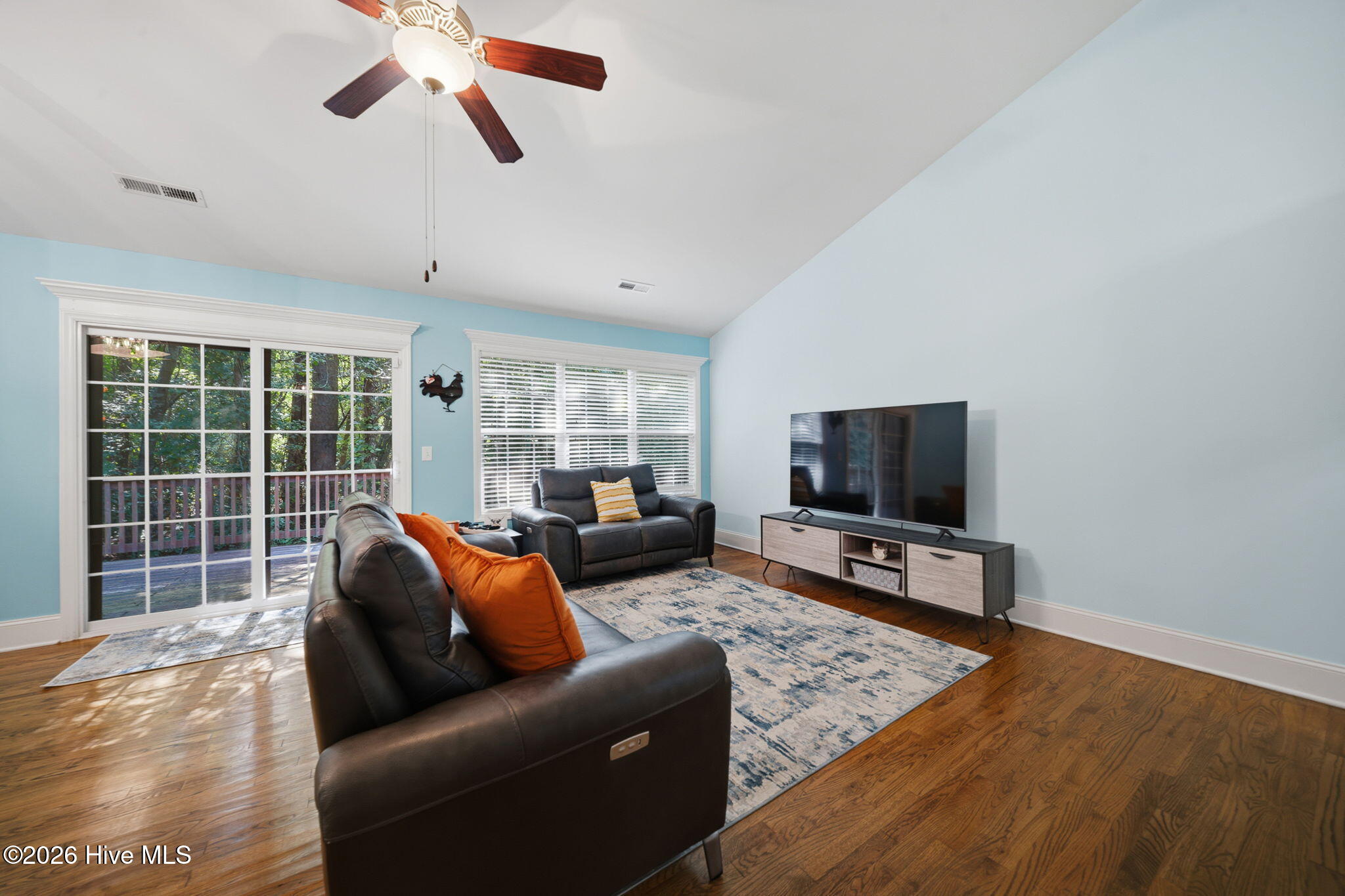 5705 Highgrove Place Property Photo 8