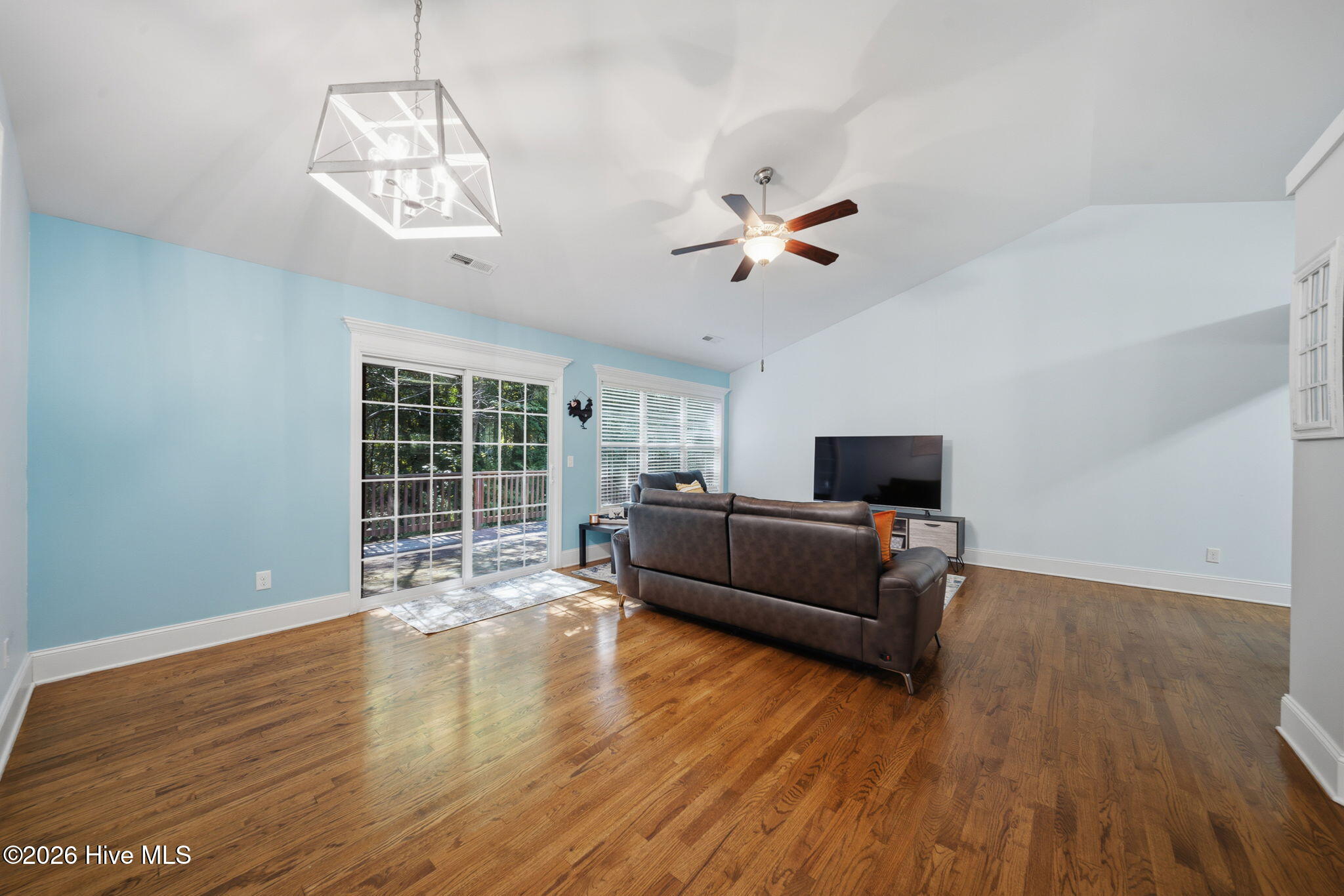 5705 Highgrove Place Property Photo 20