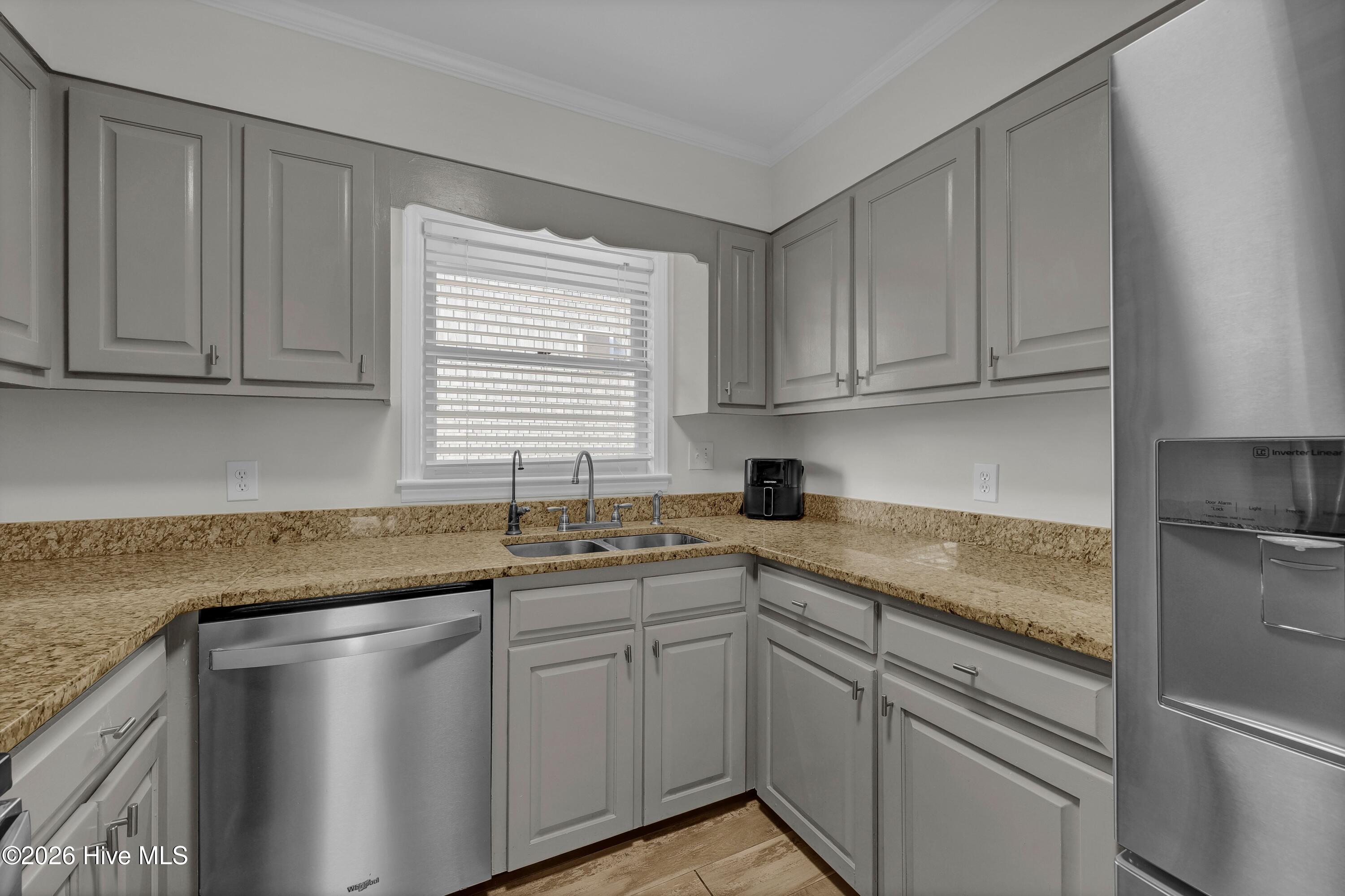 706 N Lumina Avenue Property Photo 15