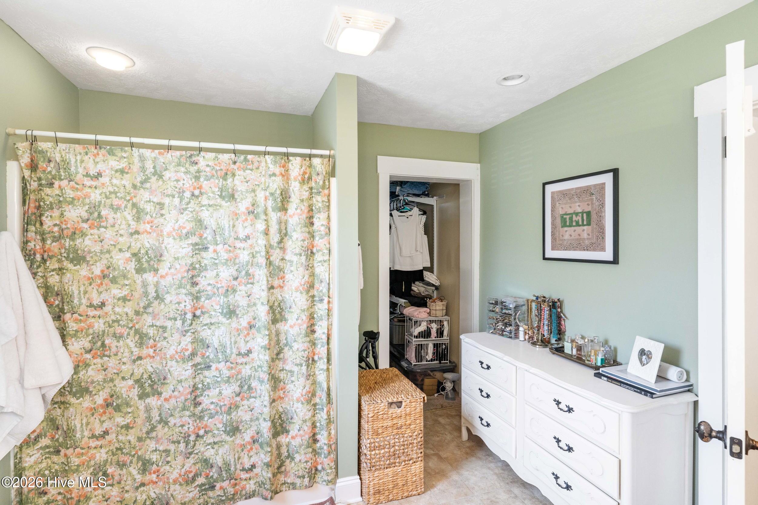 2361 Minto Street Property Photo 19