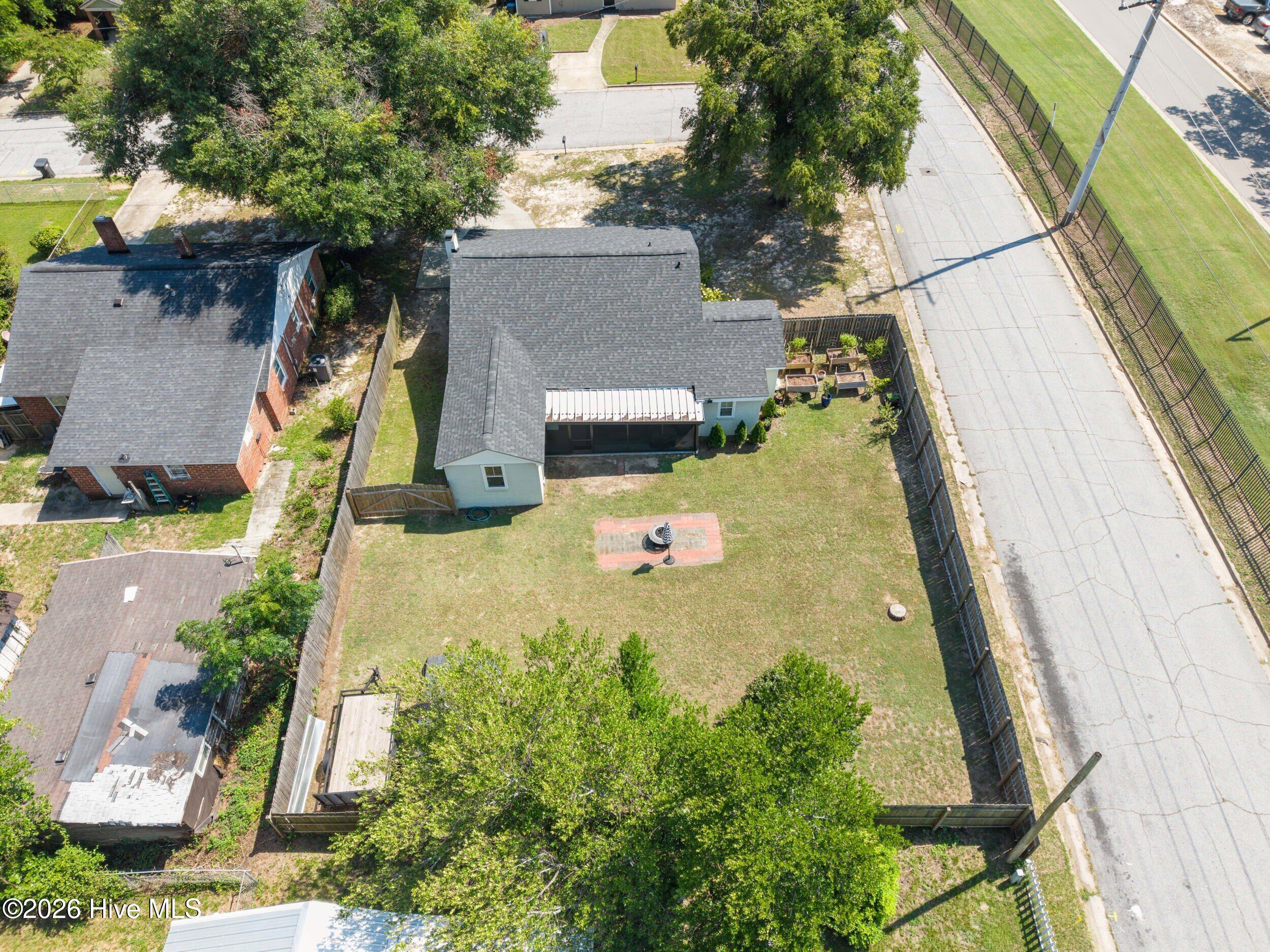 2361 Minto Street Property Photo 34