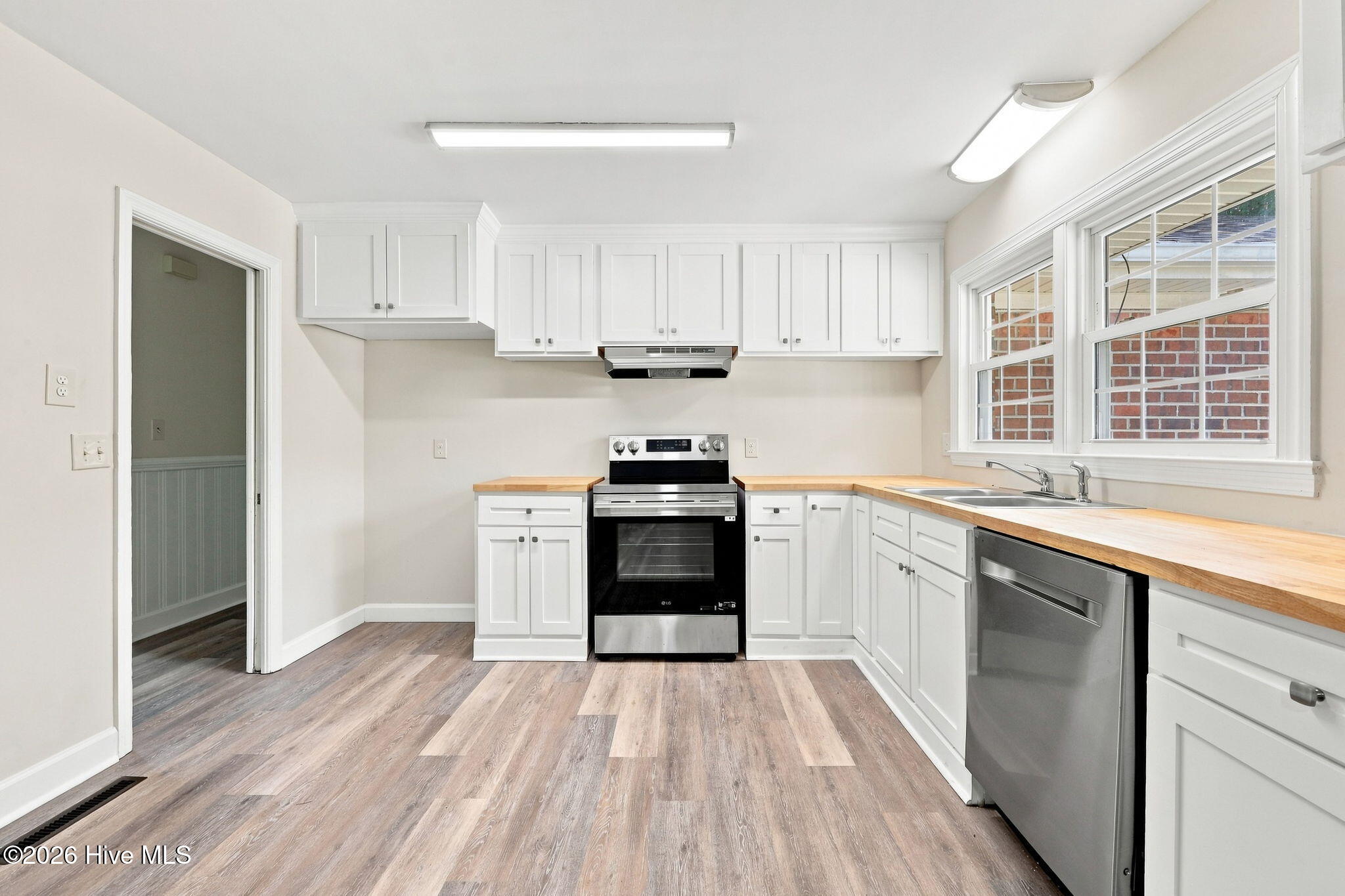 2554 E Forest Drive Property Photo 11