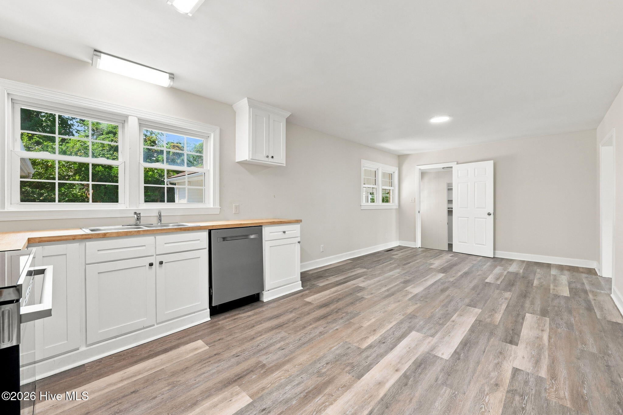 2554 E Forest Drive Property Photo 12