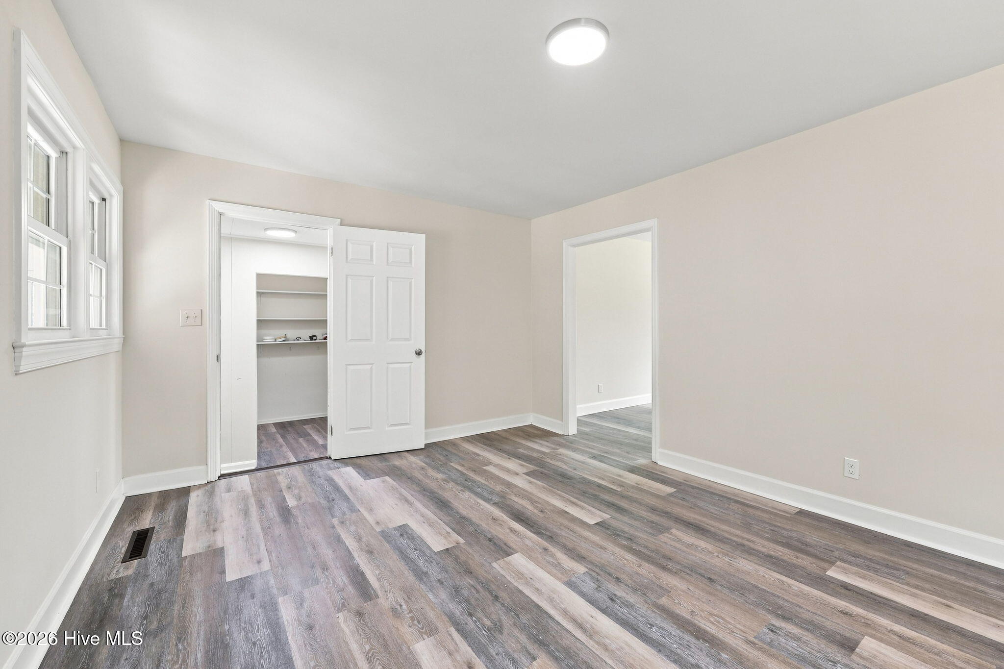 2554 E Forest Drive Property Photo 14