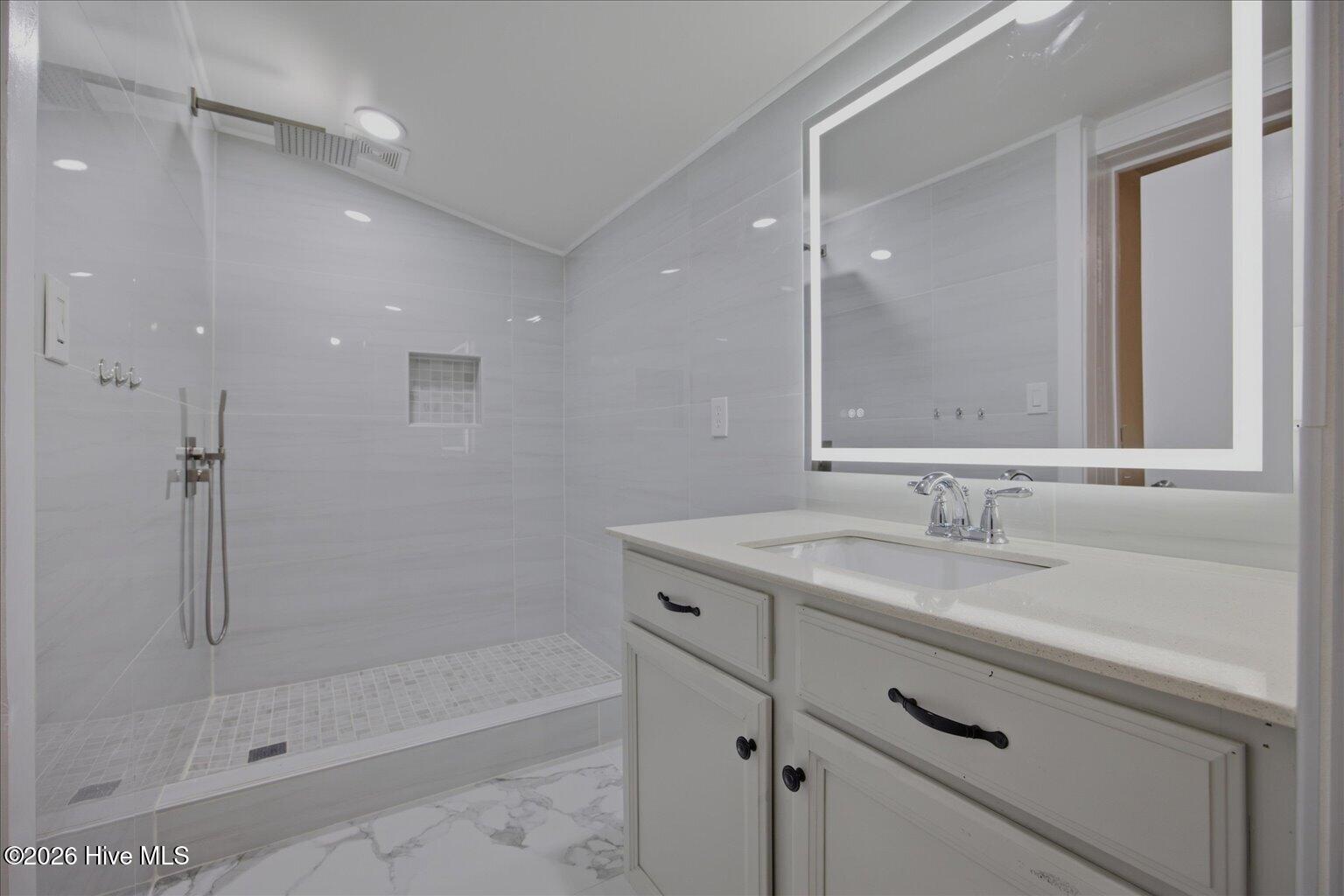 122 Candlewood Drive Property Photo 14