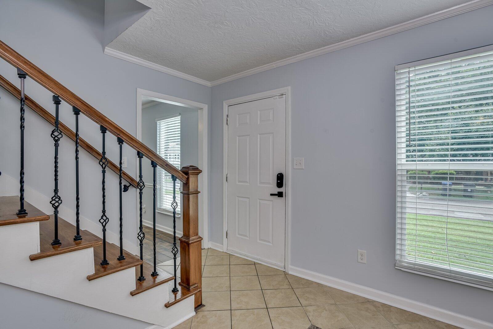 2211 Pleasant Drive Property Photo 5