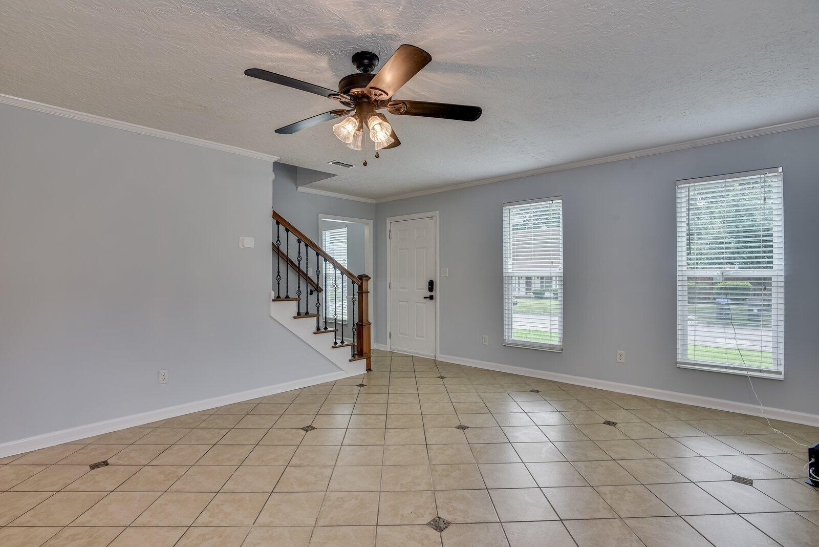2211 Pleasant Drive Property Photo 8